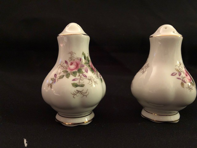 Lavender Rose Sale & Pepper Shakers - photo 2