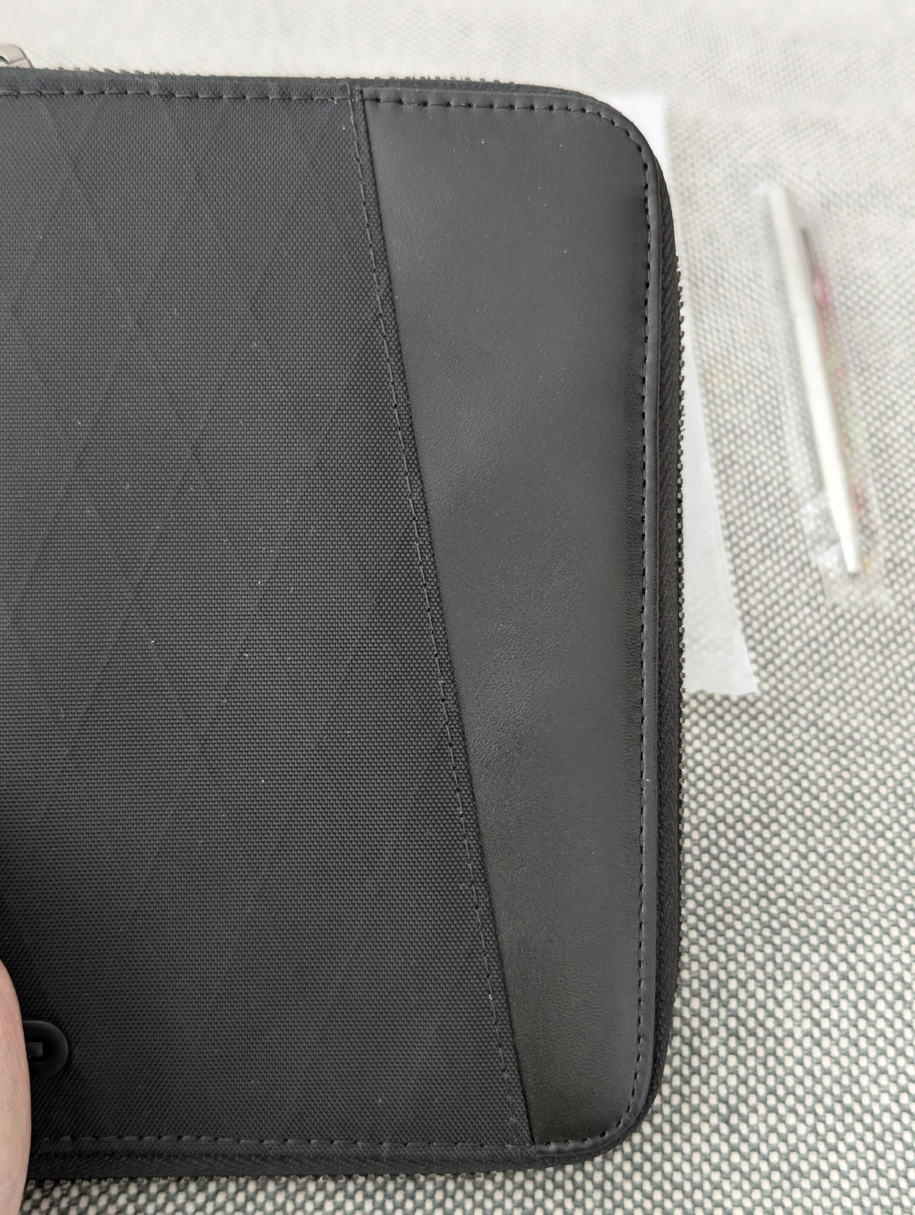 ADD1D Explorer Wallet T (Passport Wallet) image indicator(3)