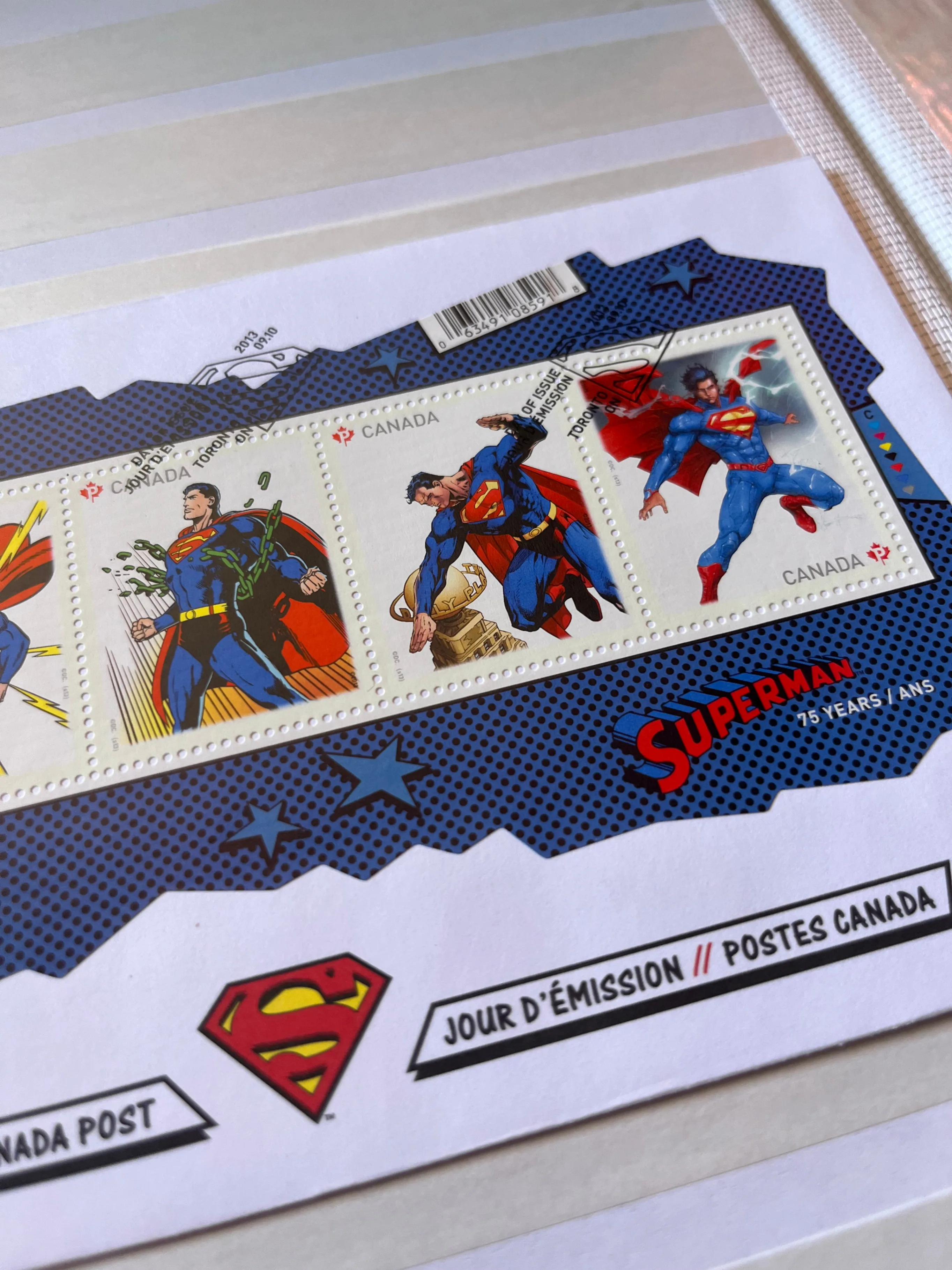 Superman (2013) Date of Issue Canadian Stamps  Souvenir Sheet image indicator(2)