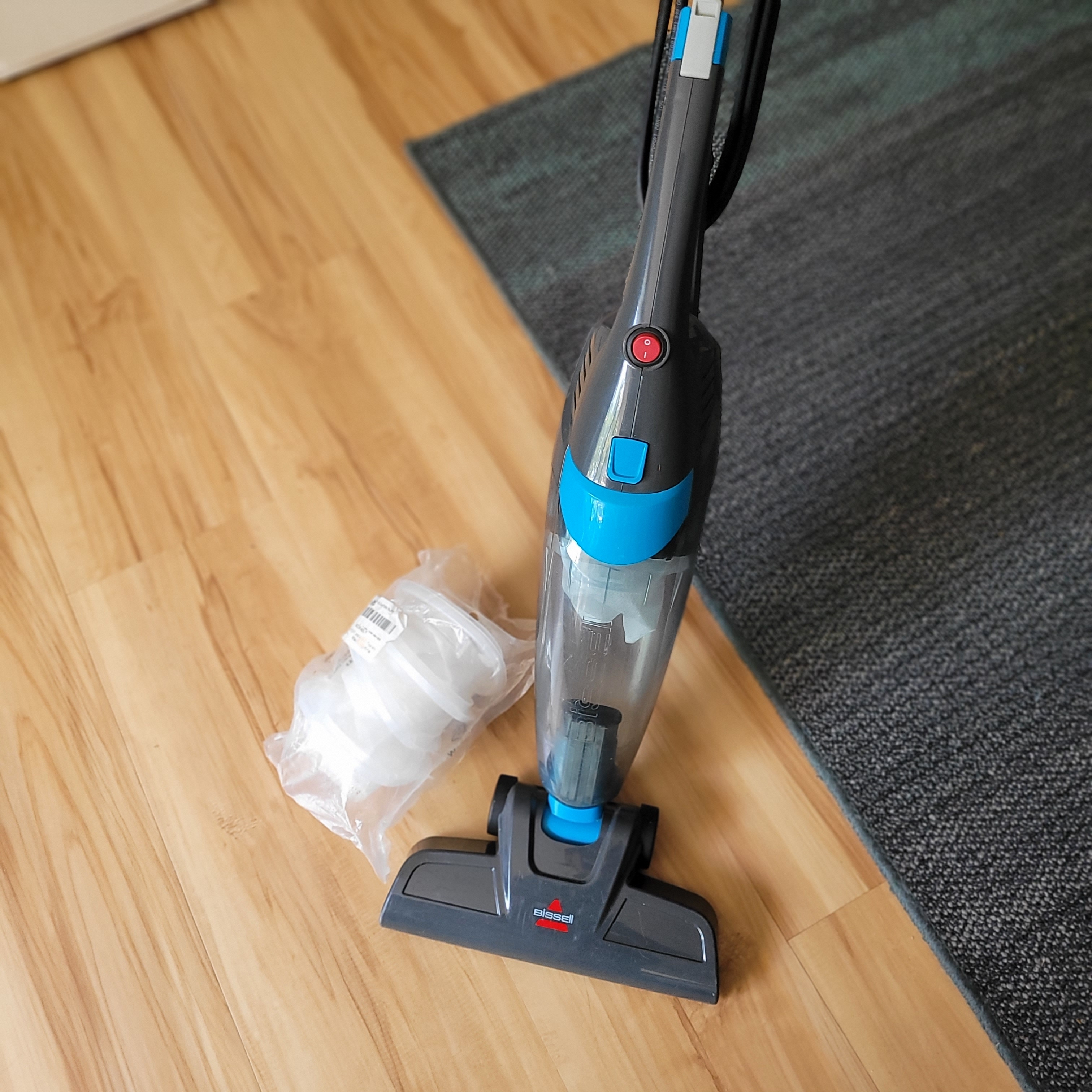 Bissell 3-in-1 Vacuum + 5 NEW Filters – Great Condition! 🧹✨ - photo 2