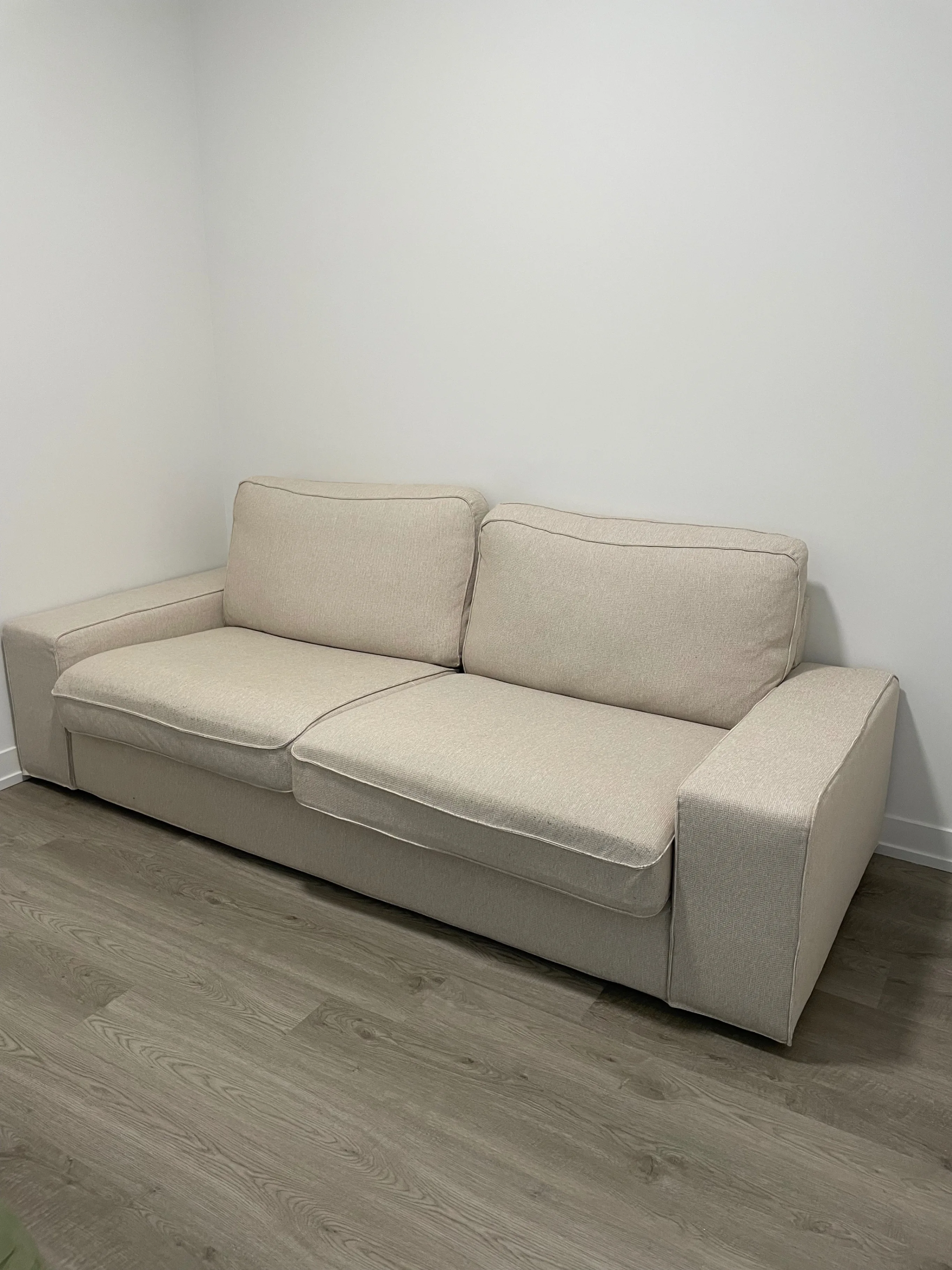 MOVE OUT SALE: Sofa, Tresund light beige, 2.5 seats thumbnail