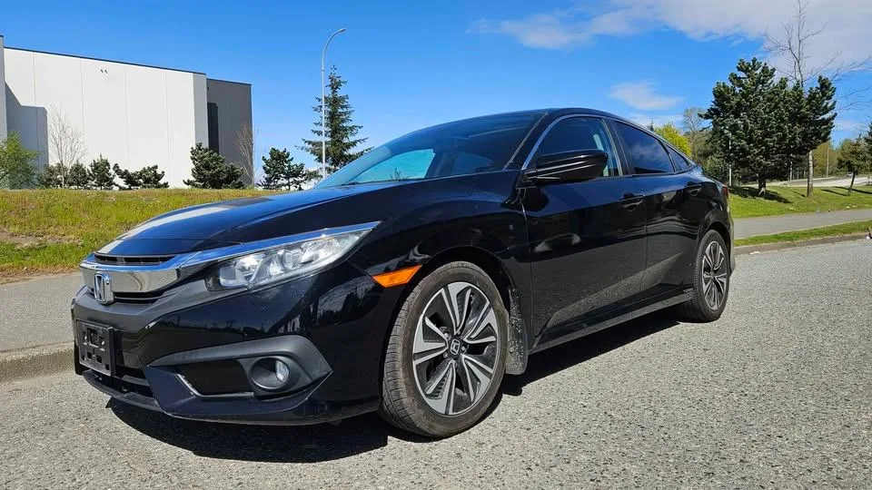 2016 Honda Civic EX- Turbo Rebuilt Title, Only 106K km driven thumbnail