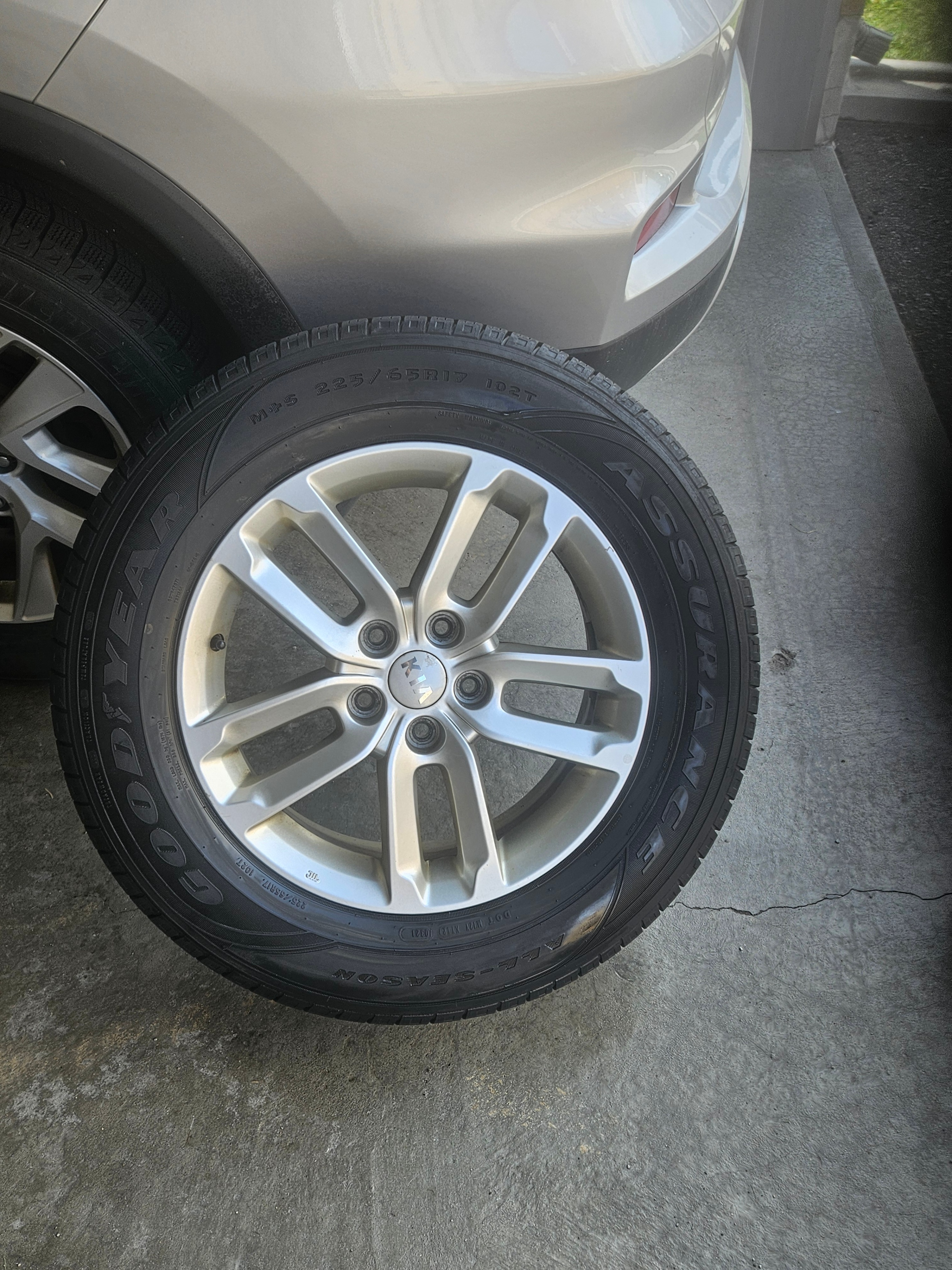 All Season Tire with the Rims(KIA)-Good Year(1 Set-4) - photo 3