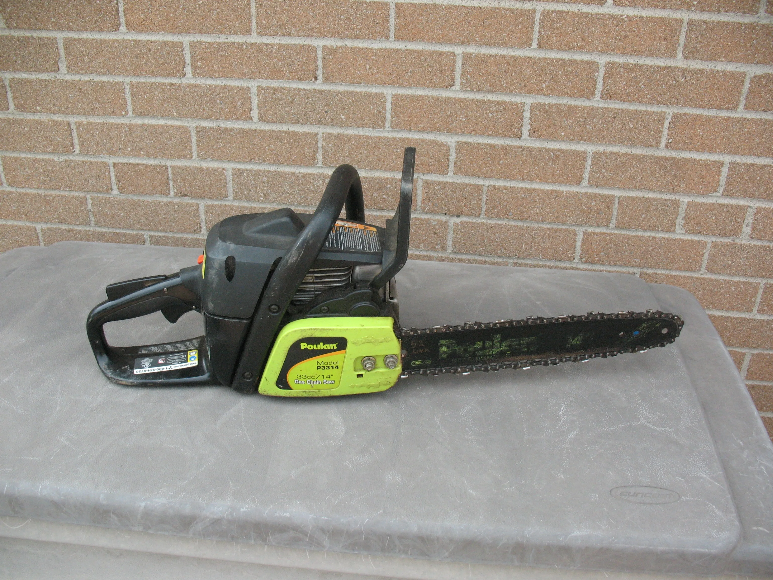 POULAN 14 Inch Gas Chainsaw thumbnail