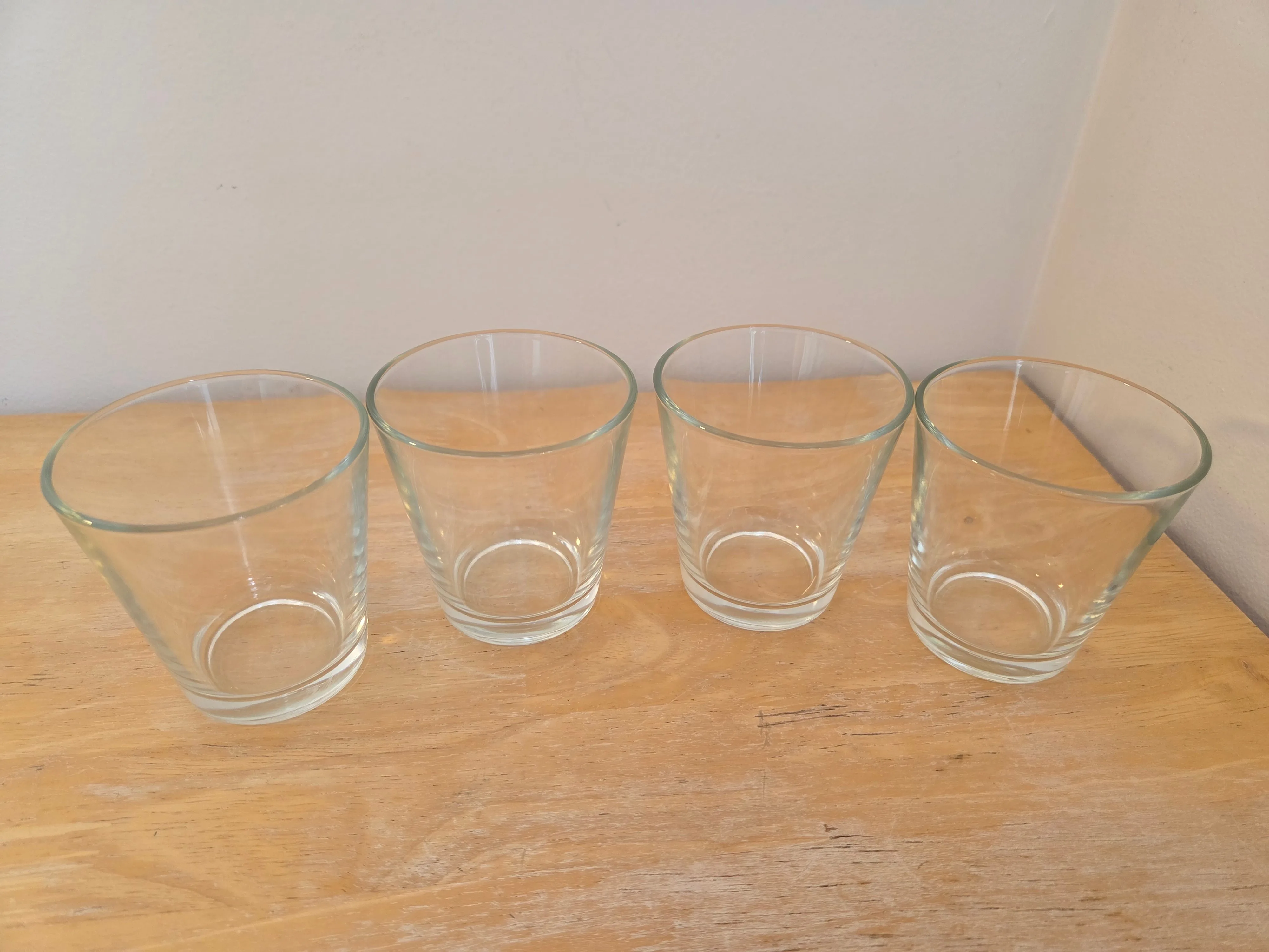 Set of 4 Clear Glass Tumblers image indicator(5)