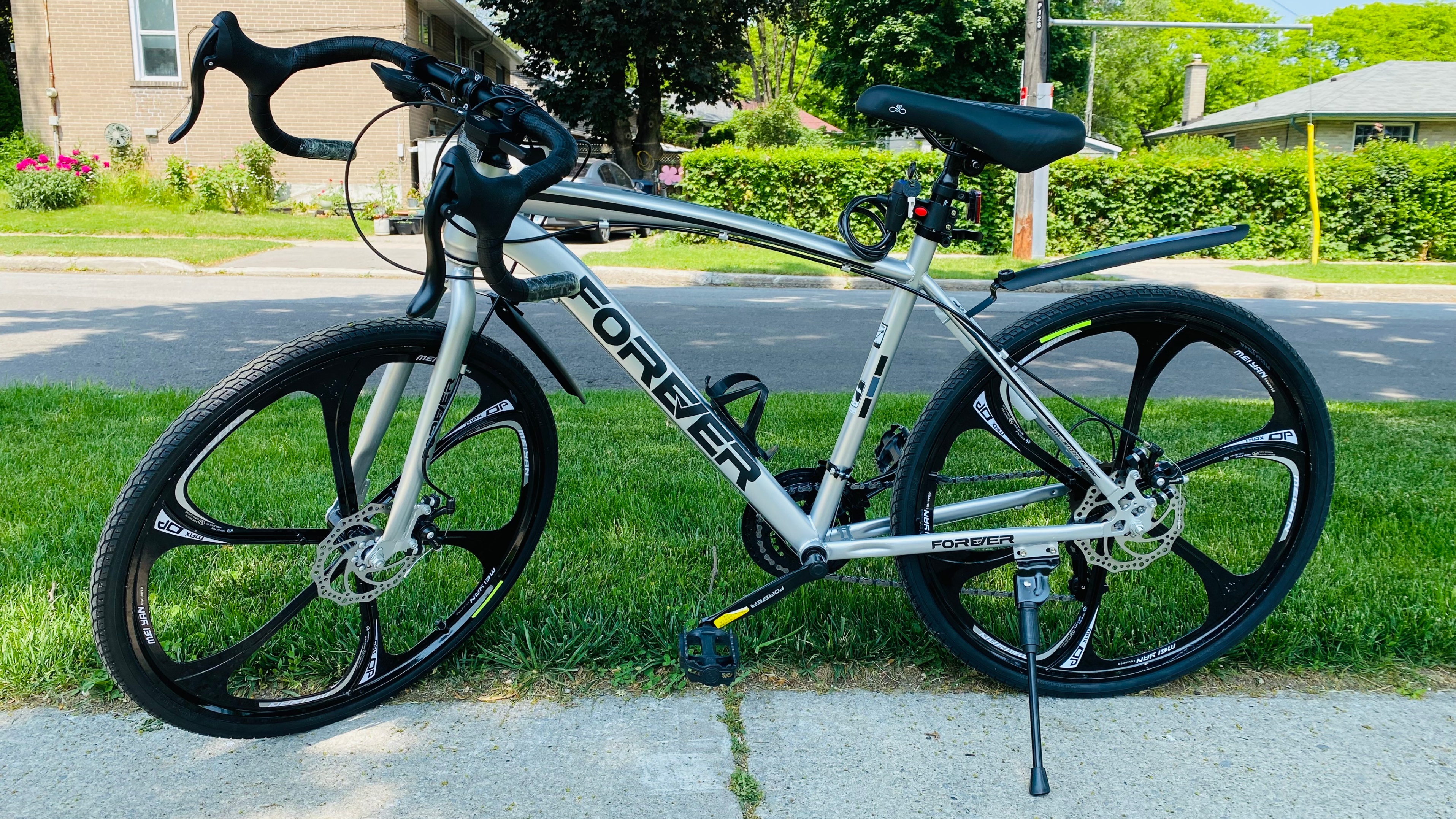 Cool and stylish 700C road bikes for sale, Affordable prices