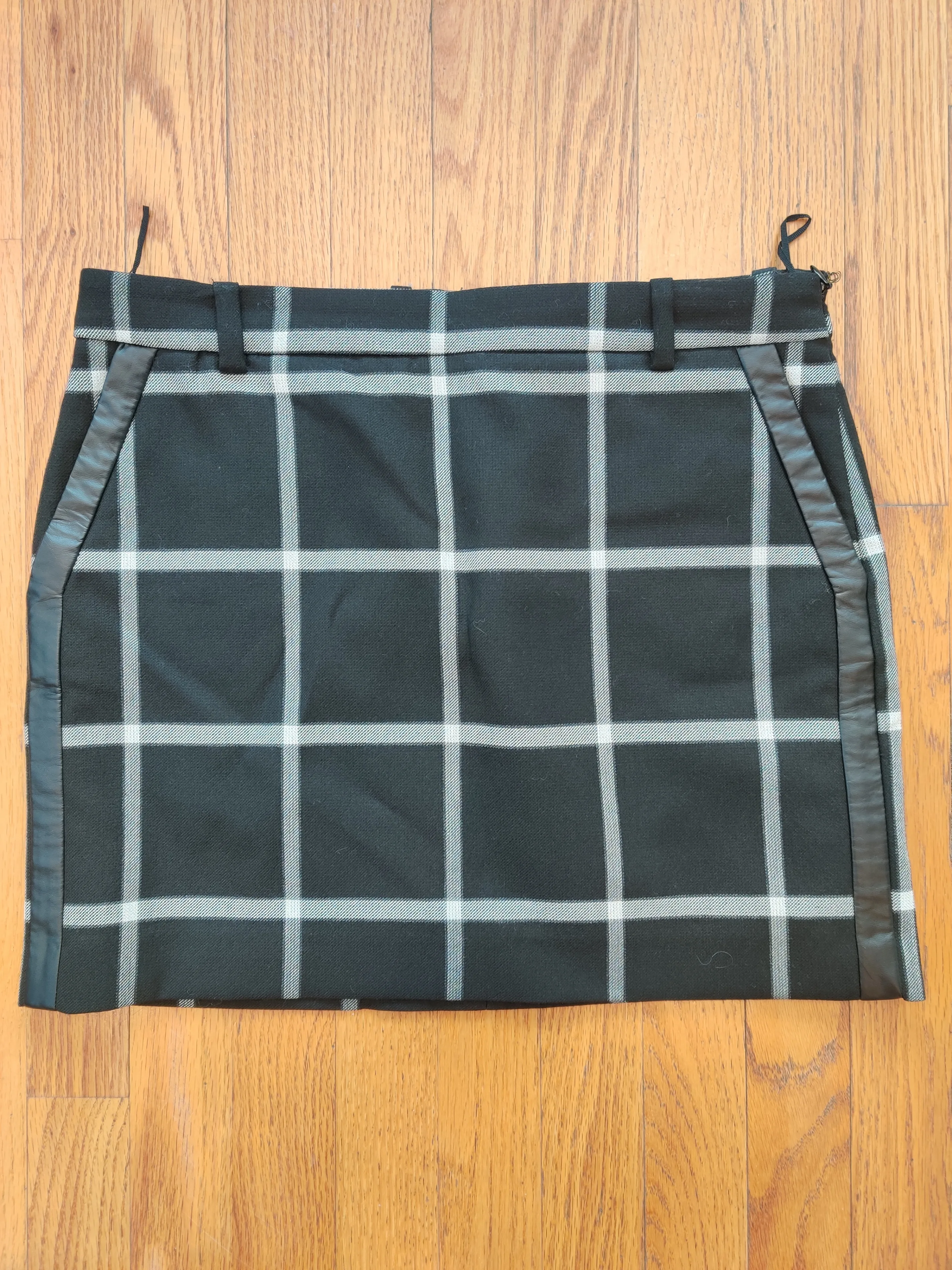 MING ( Mango ) Woman Woven Short Skirt Size US6 thumbnail