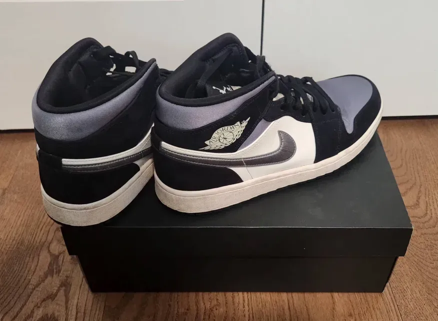 Air Jordan 1 Mid SE Satin Smoke Grey Toe [US SIZE 10] - photo 3