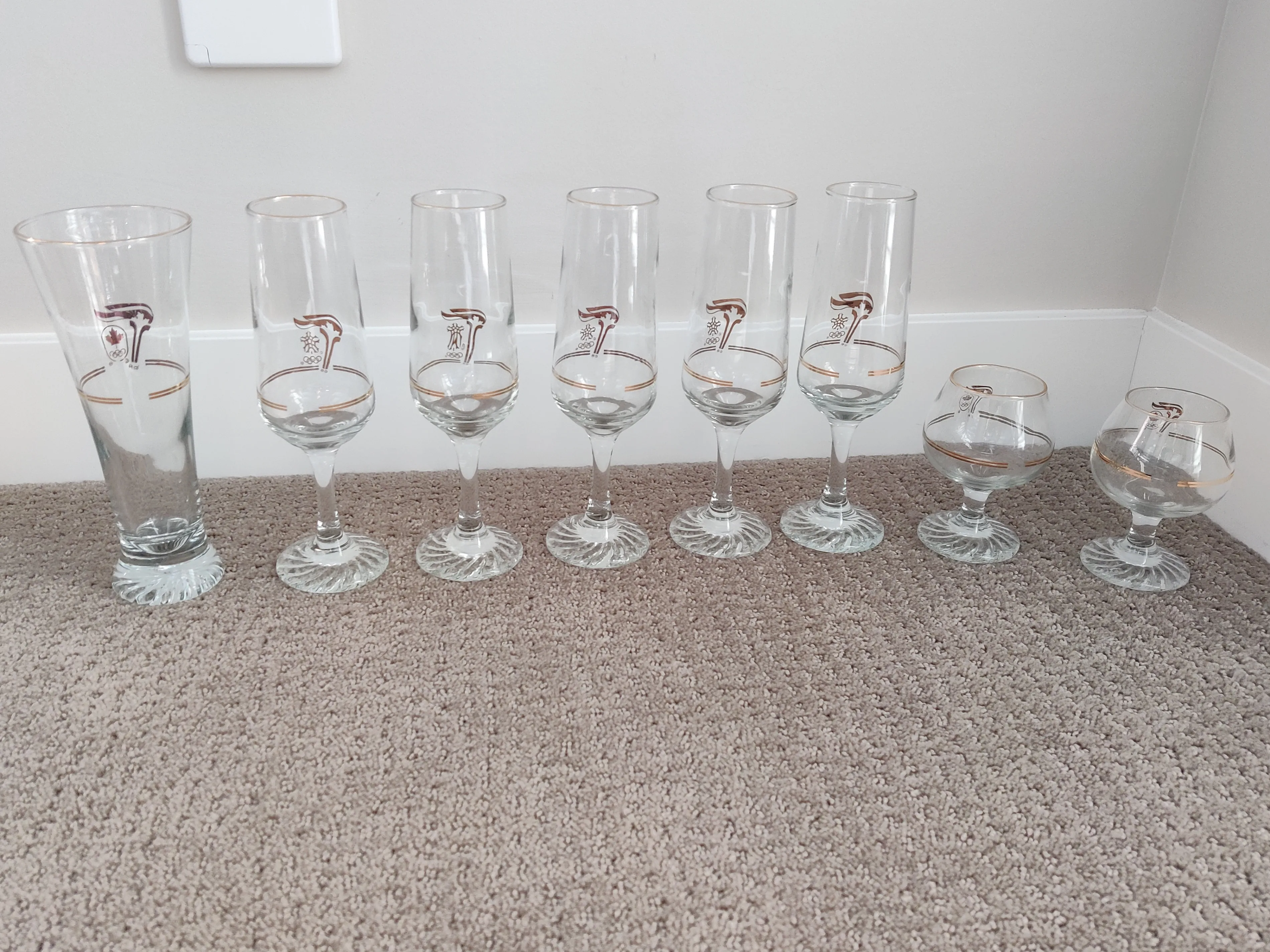 Calgary Winter Olympics 1988 Champagne Flute Sniffer 8 Glasses image indicator(6)