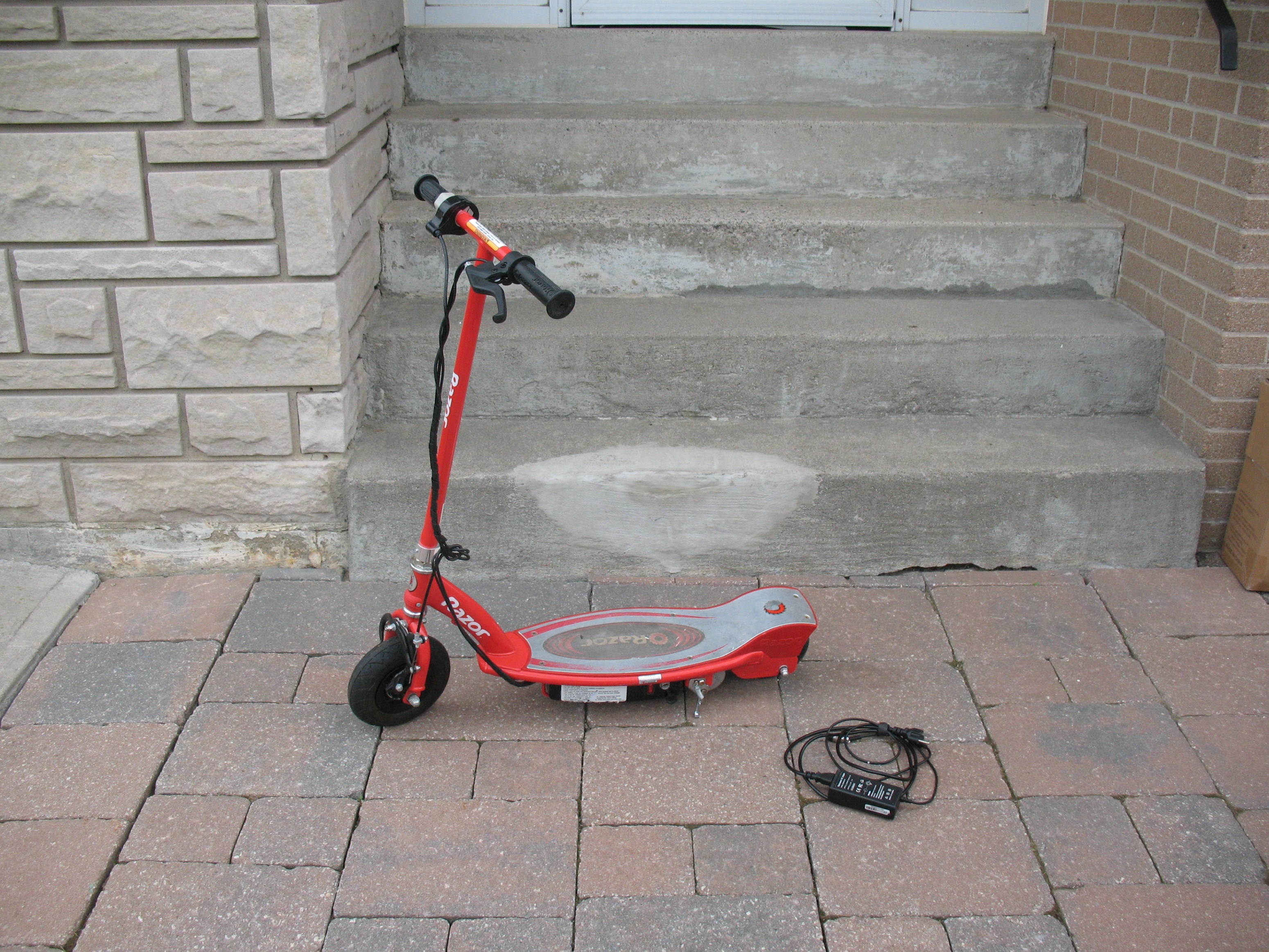 E100 Electric Scooter