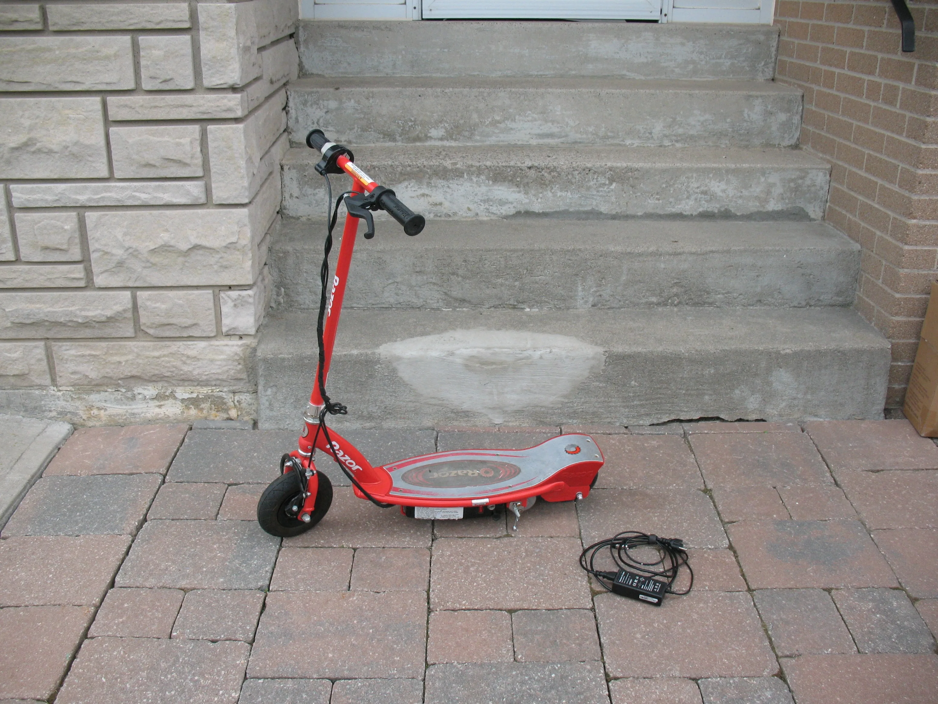 E100 Electric Scooter thumbnail
