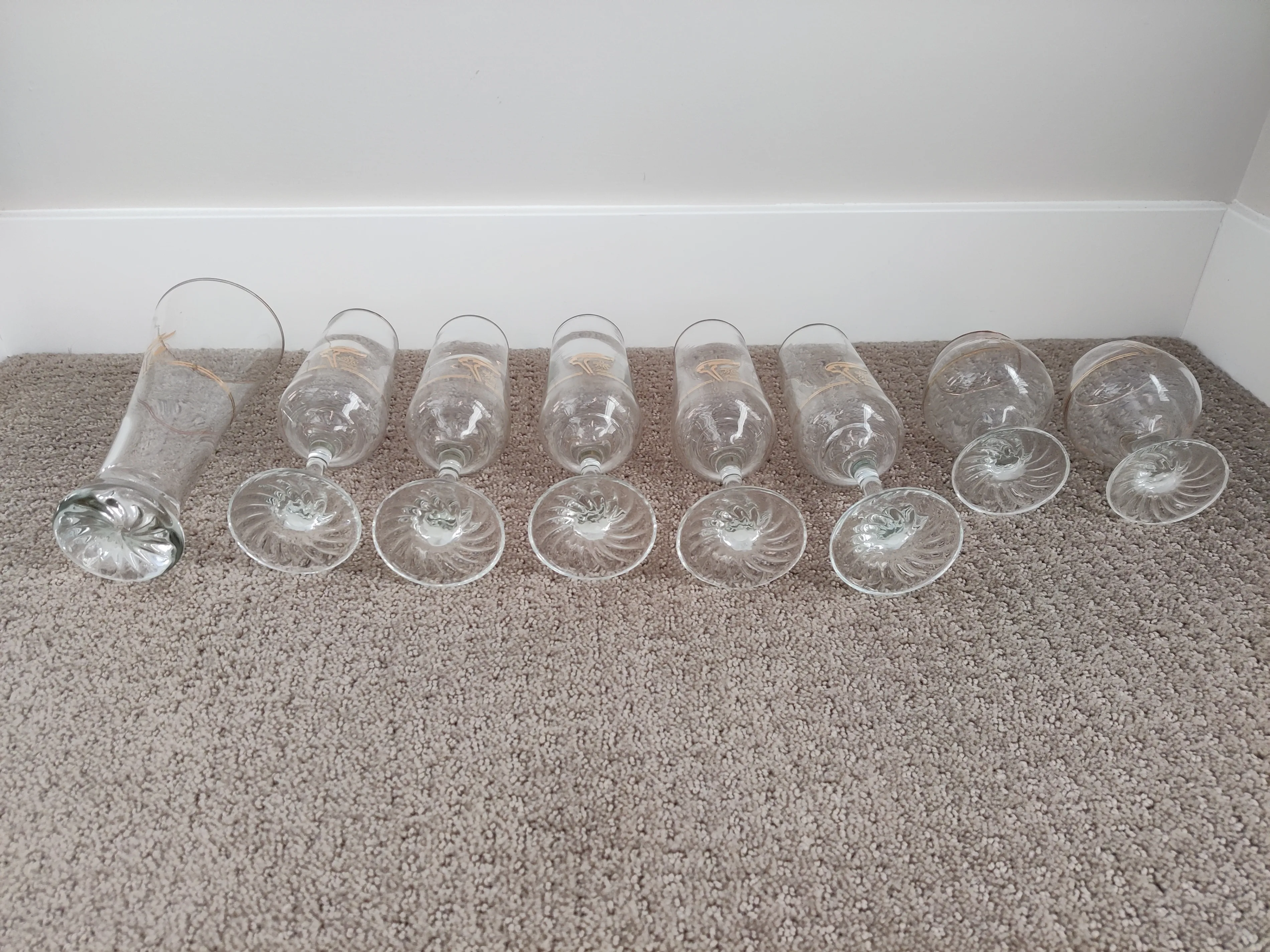 Calgary Winter Olympics 1988 Champagne Flute Sniffer 8 Glasses image indicator(10)