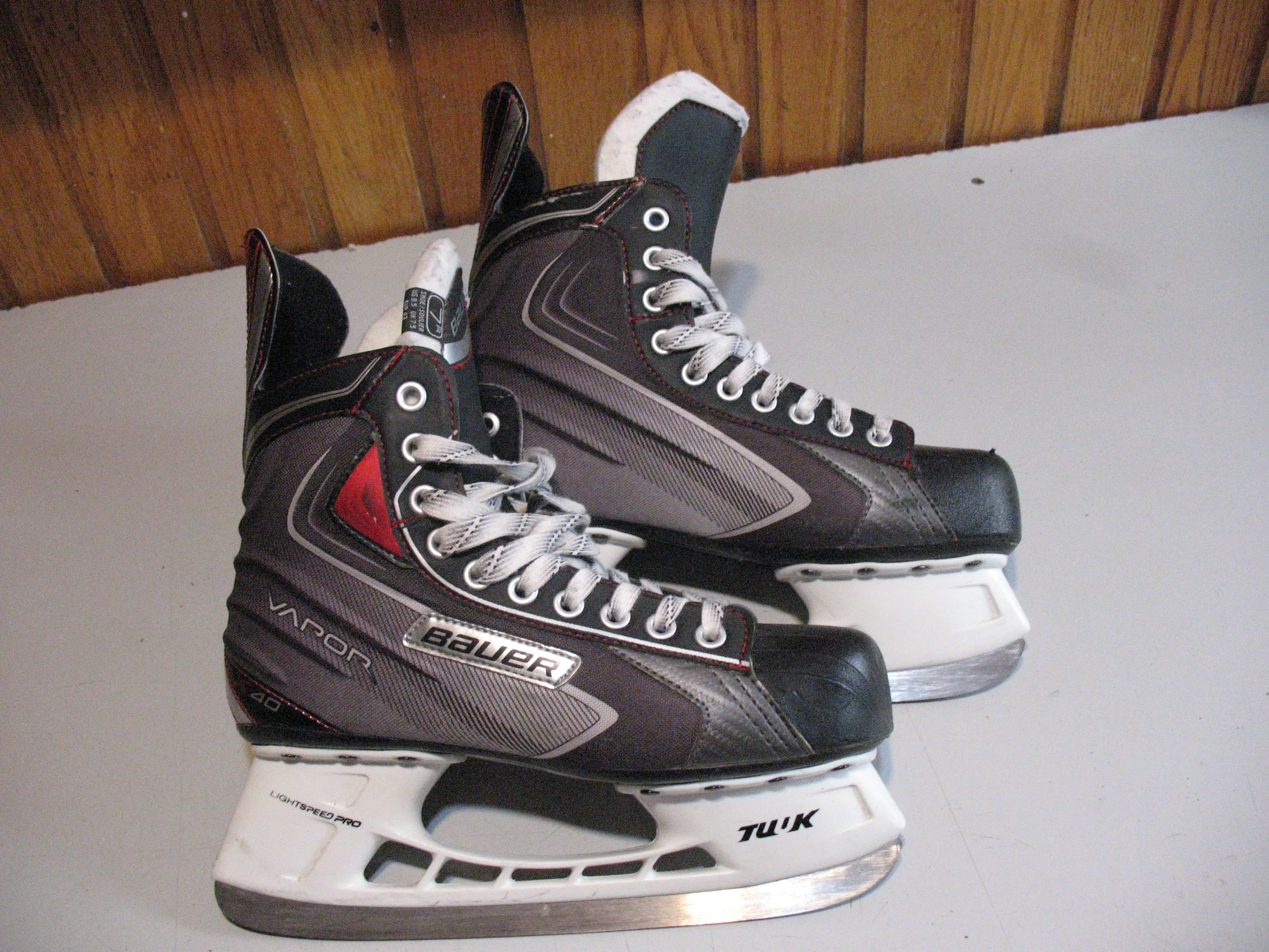 Bauer TUUK Vapor X40 Hockey Skates, Size 7 thumbnail