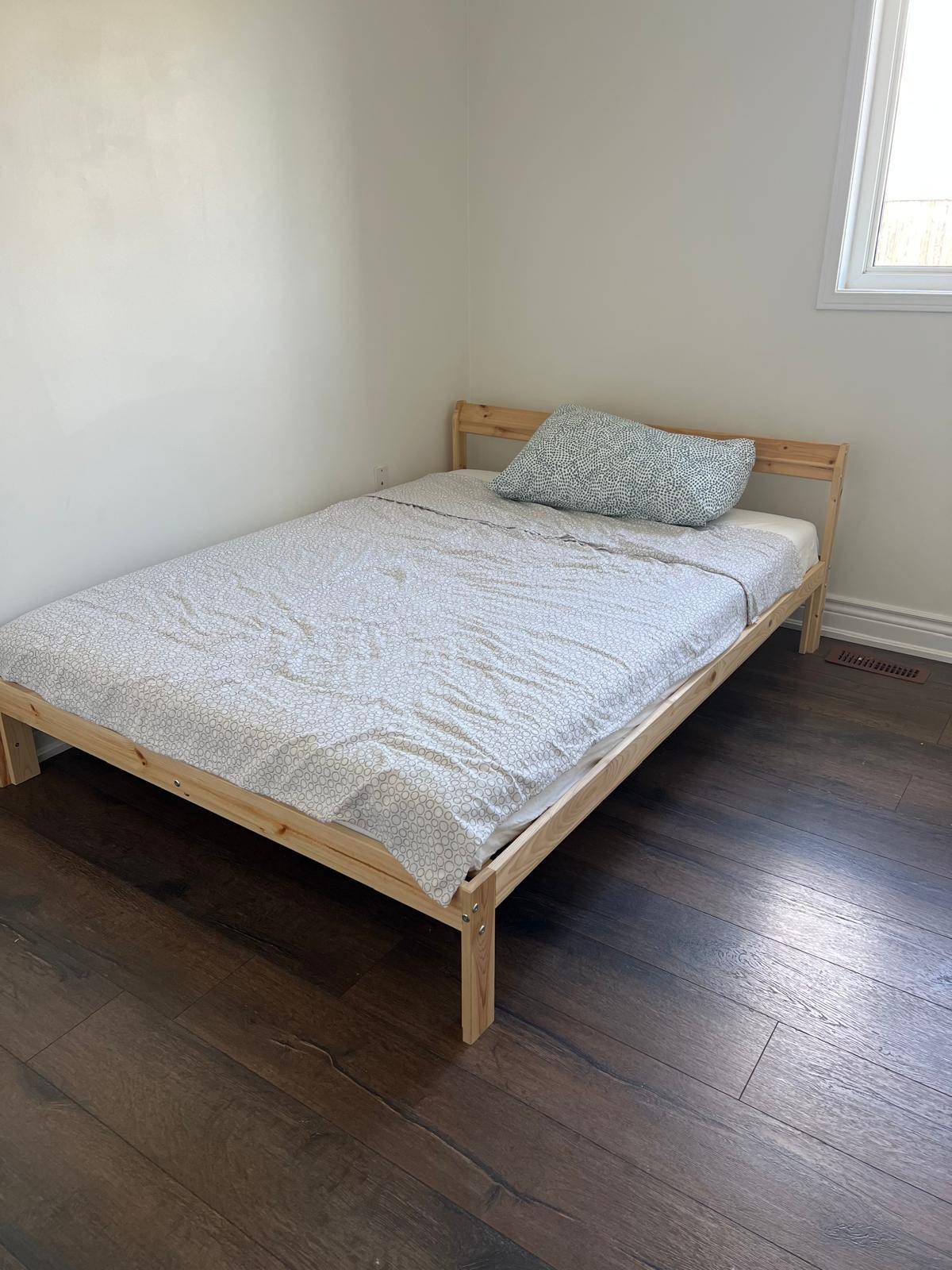 Full/Double Bed (2 beds available)