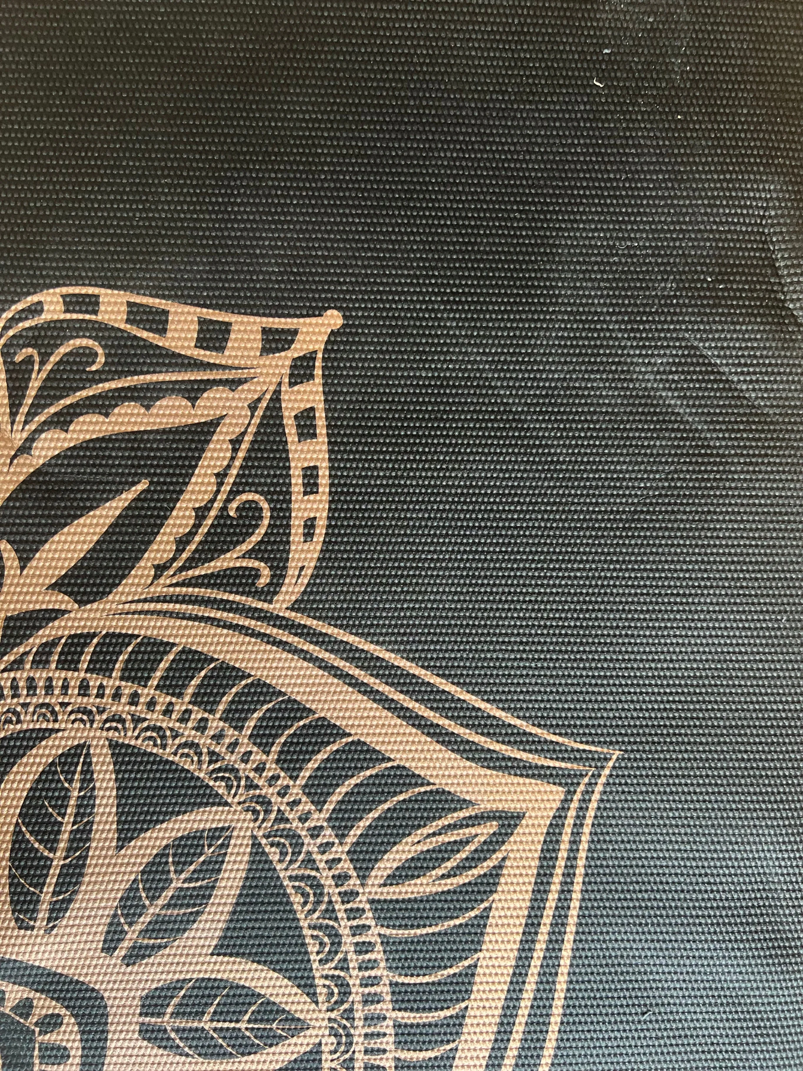 Gaiam 6mm Yoga Mat – Non-Slip, Extra Cushion image indicator(2)