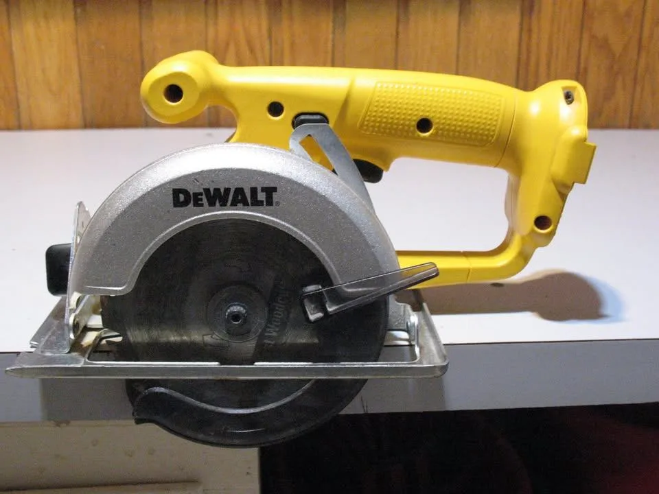 4 DeWalt 12 Volt Cordless Tools: Drill, Cir Saw, Charger,Battery image indicator(3)