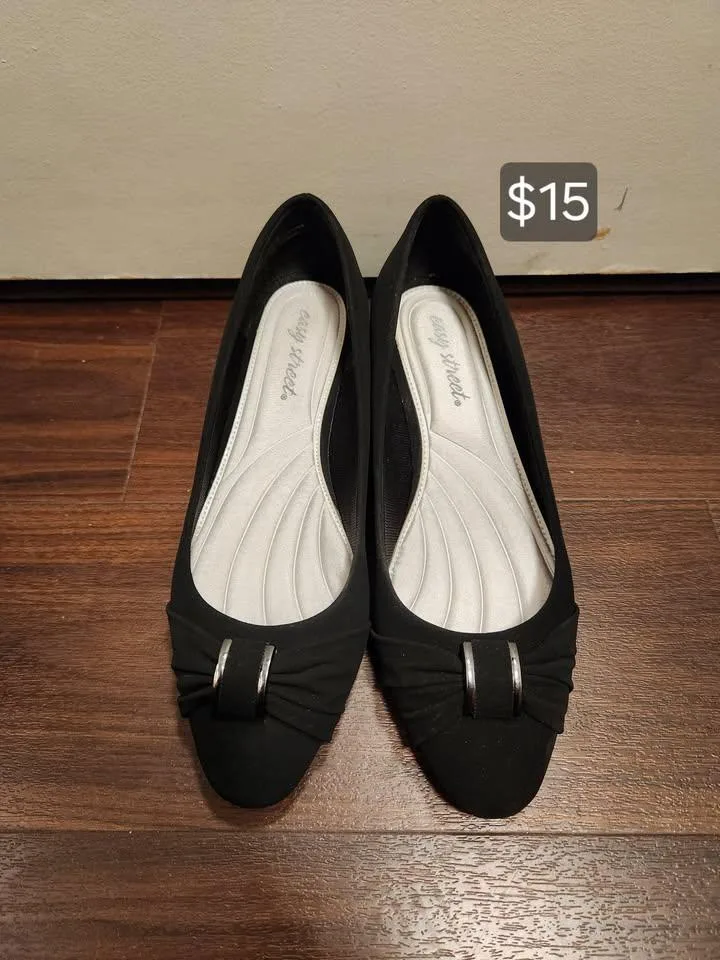 Black dressy pumps thumbnail