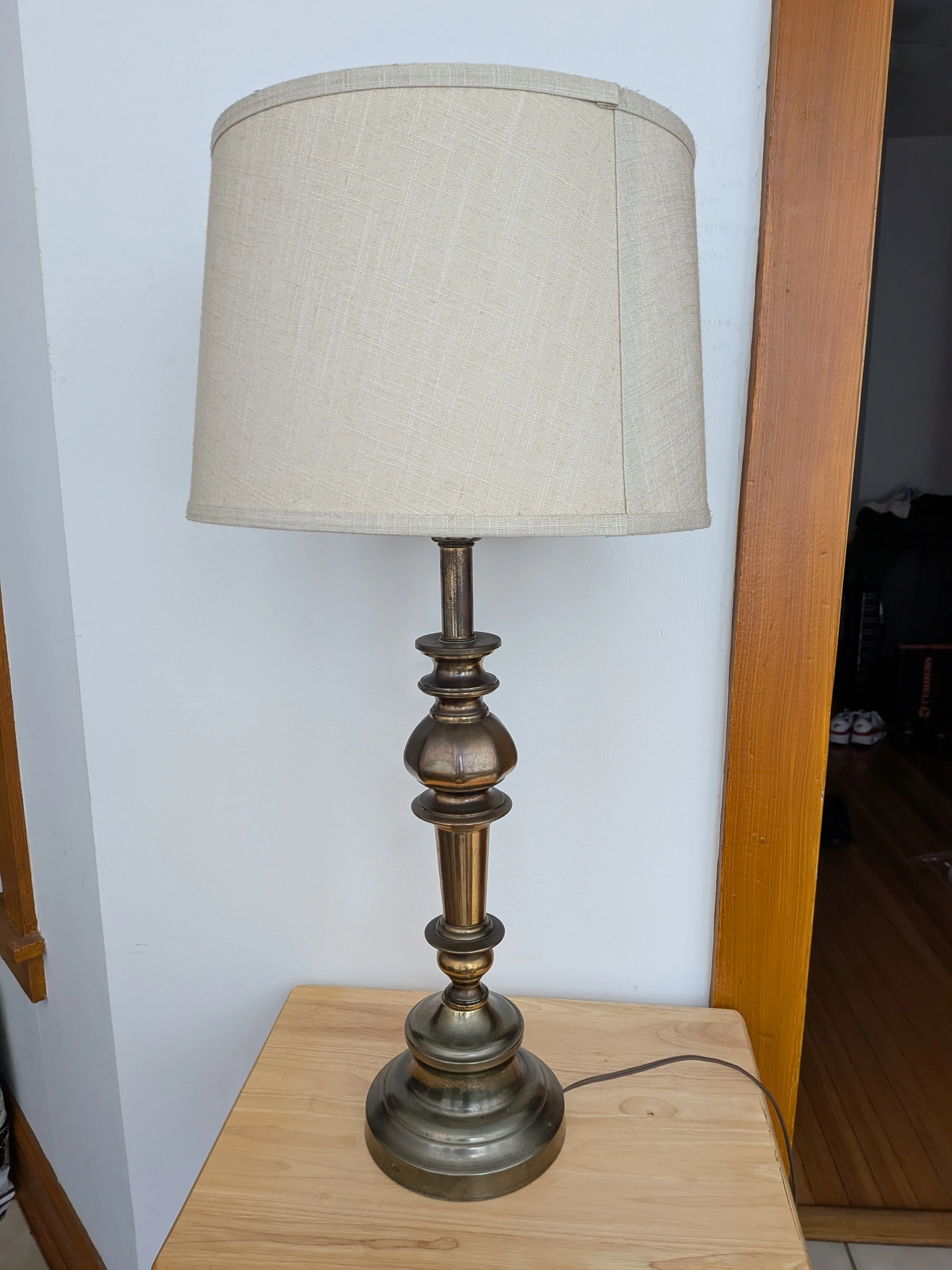 💡 Vintage Solid Brass Candle-Style Lamp thumbnail