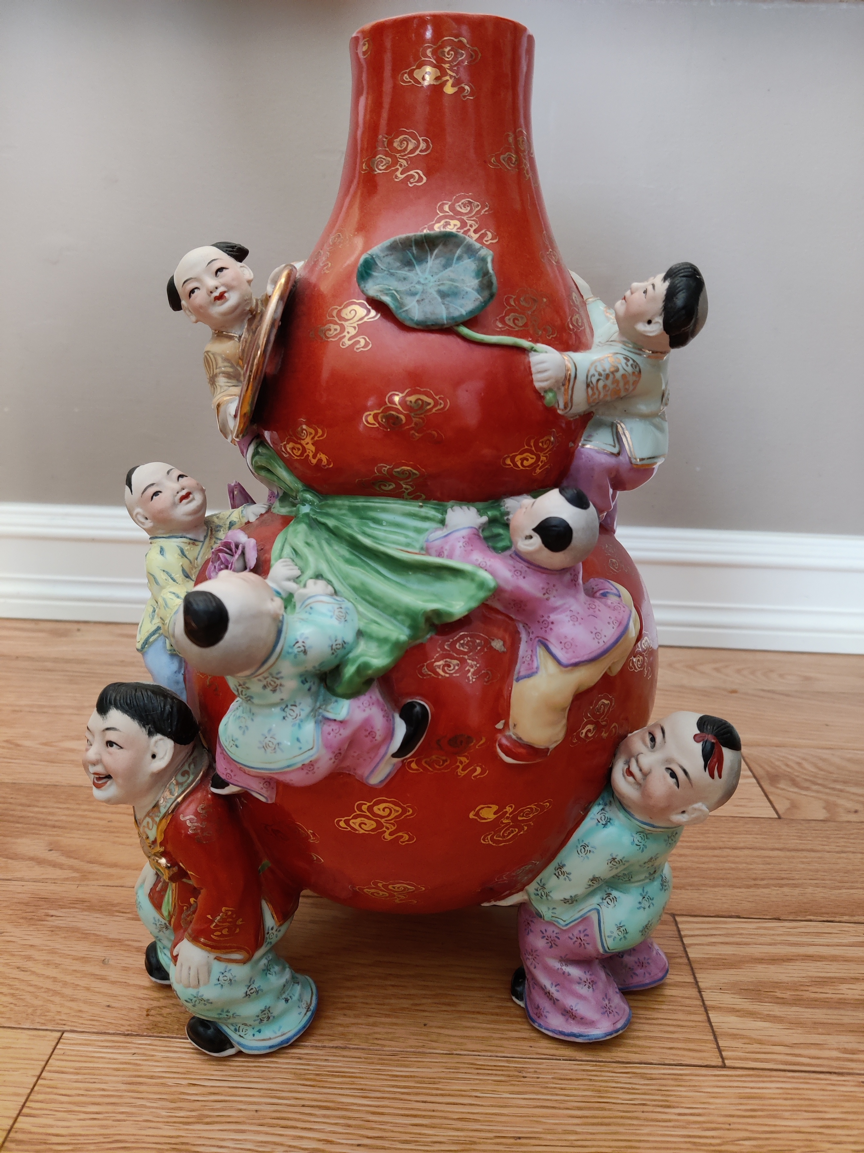 Chinese Porcelain Famille Rose 9 Children Good Fortune Art Vase - photo 2