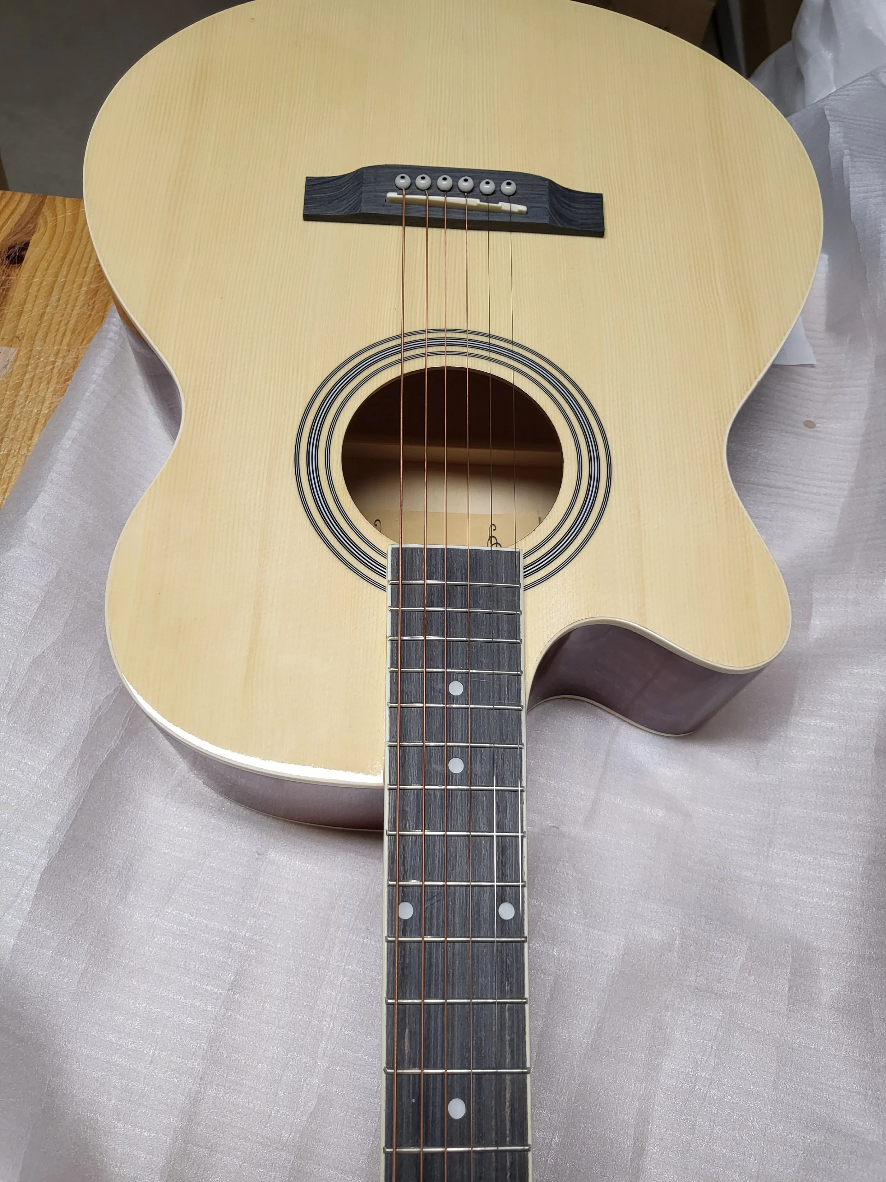 40" Left-Handed Acoustic Guitar – Cracked Neck & Body (As-Is) image indicator(4)