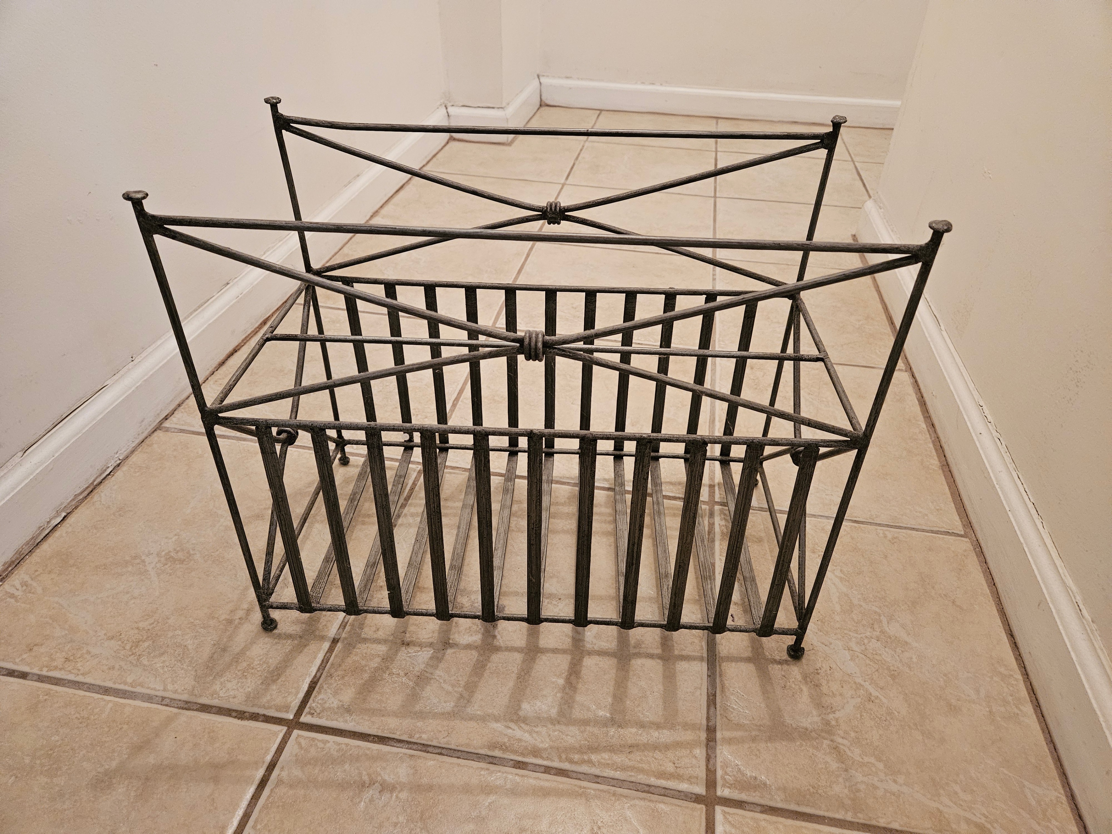Metal Magazine Rack - photo 4