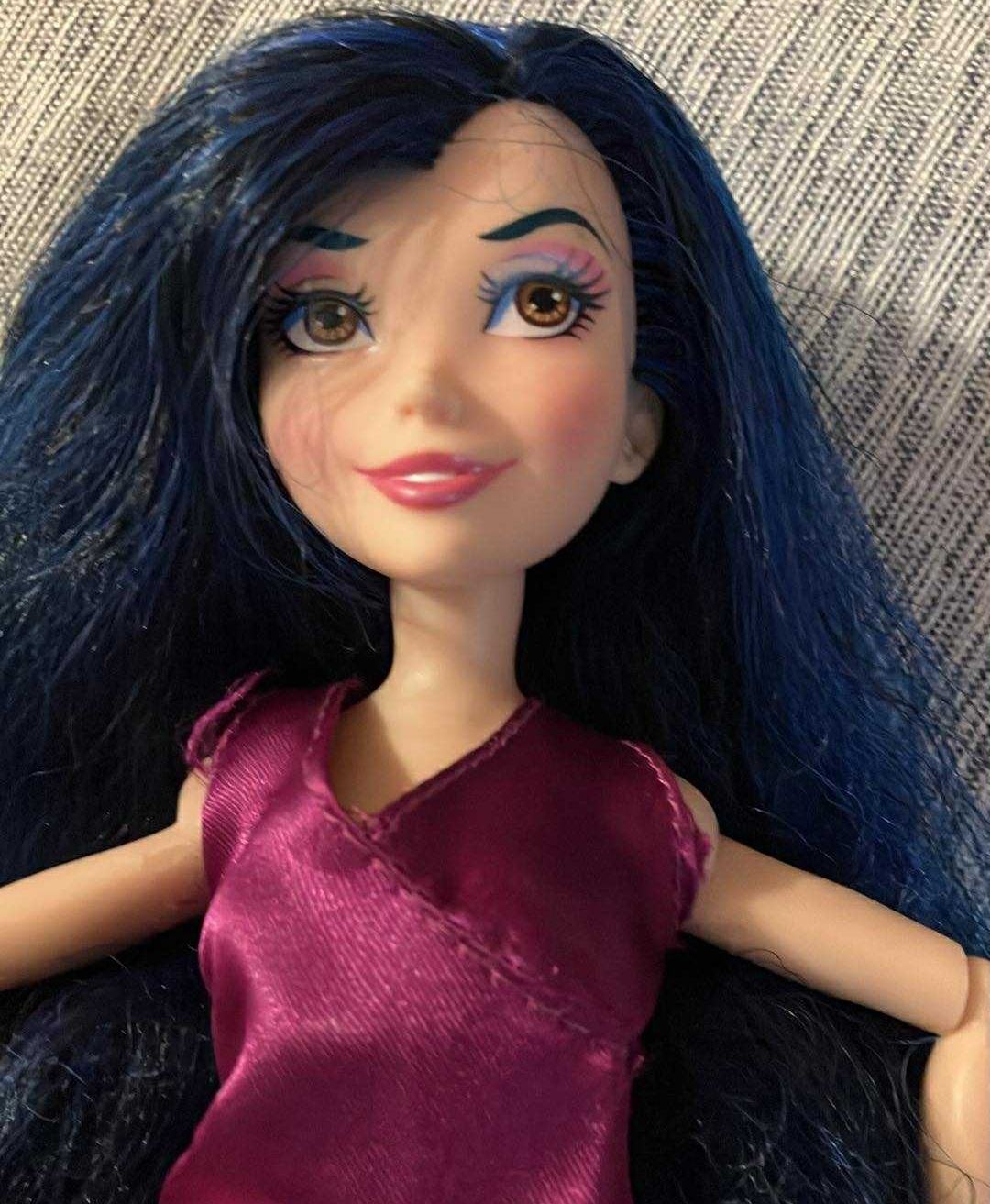 Disney Descendants Evie Doll Pink Dress - photo 2