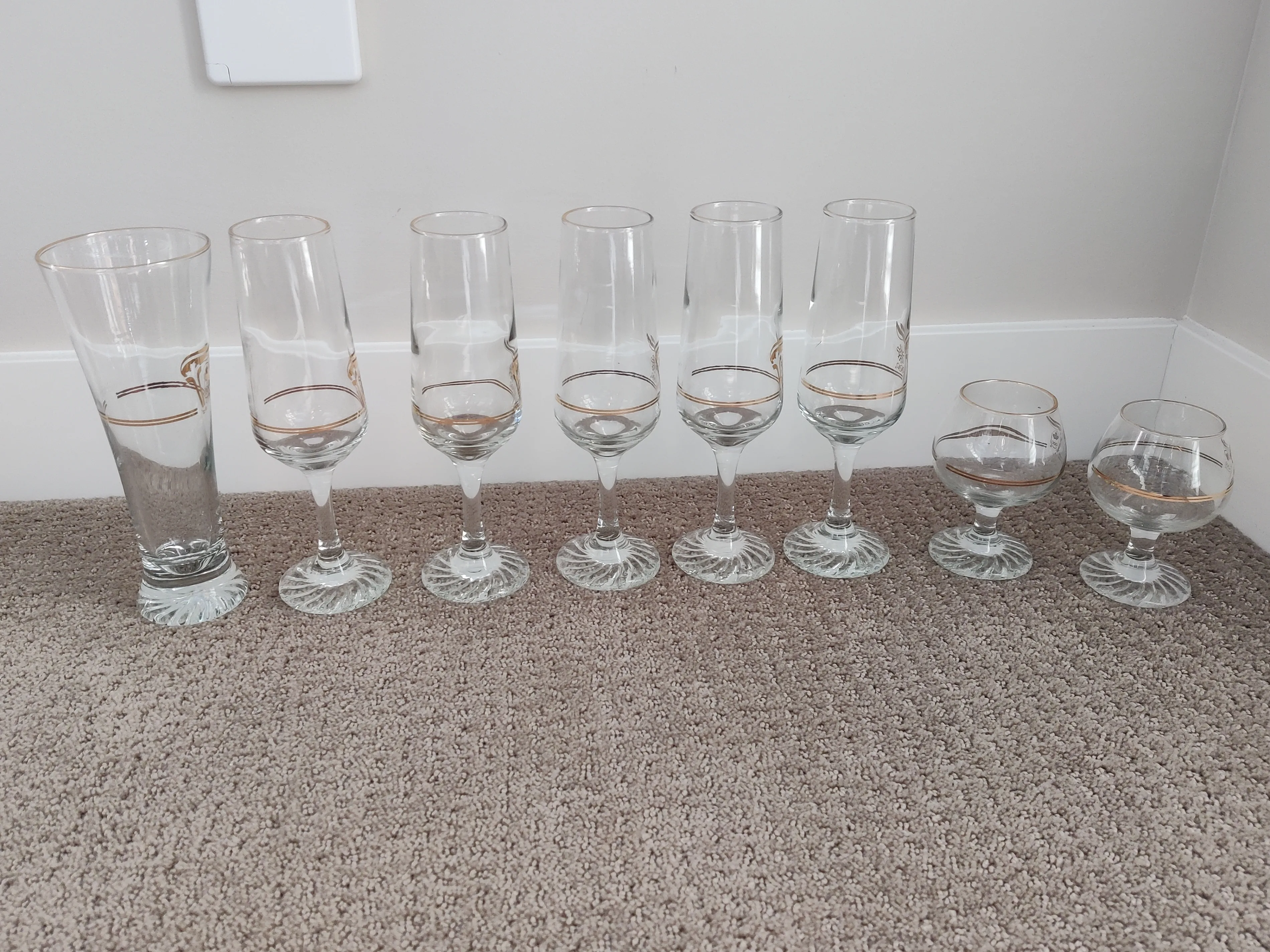 Calgary Winter Olympics 1988 Champagne Flute Sniffer 8 Glasses image indicator(7)