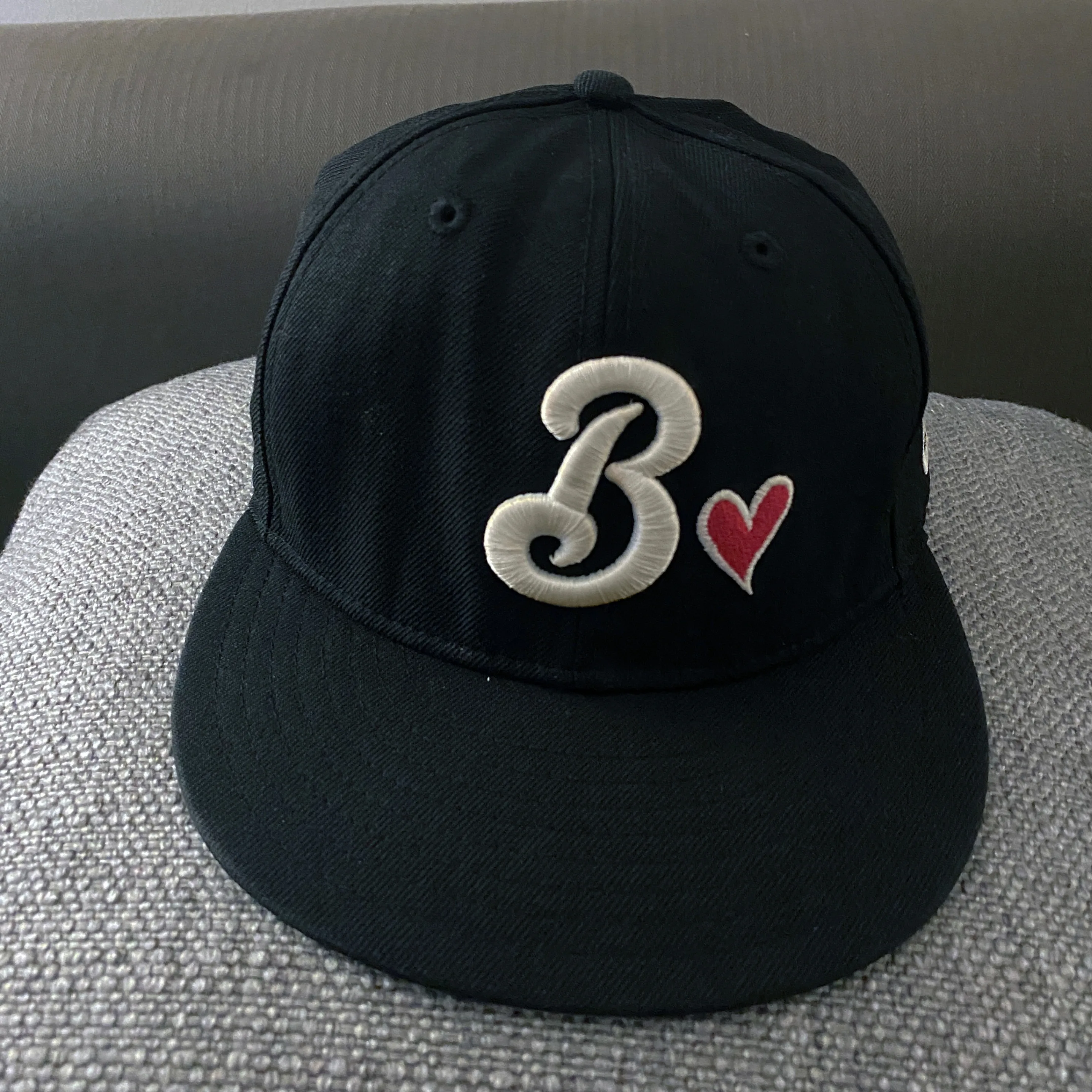 New Era - Yokohama Baystars On-FIeld Cap (2009) NPB RARE Heart thumbnail