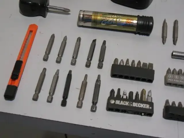 Black and Decker 60 Piece Cordless Screwdriver Set image indicator(5)