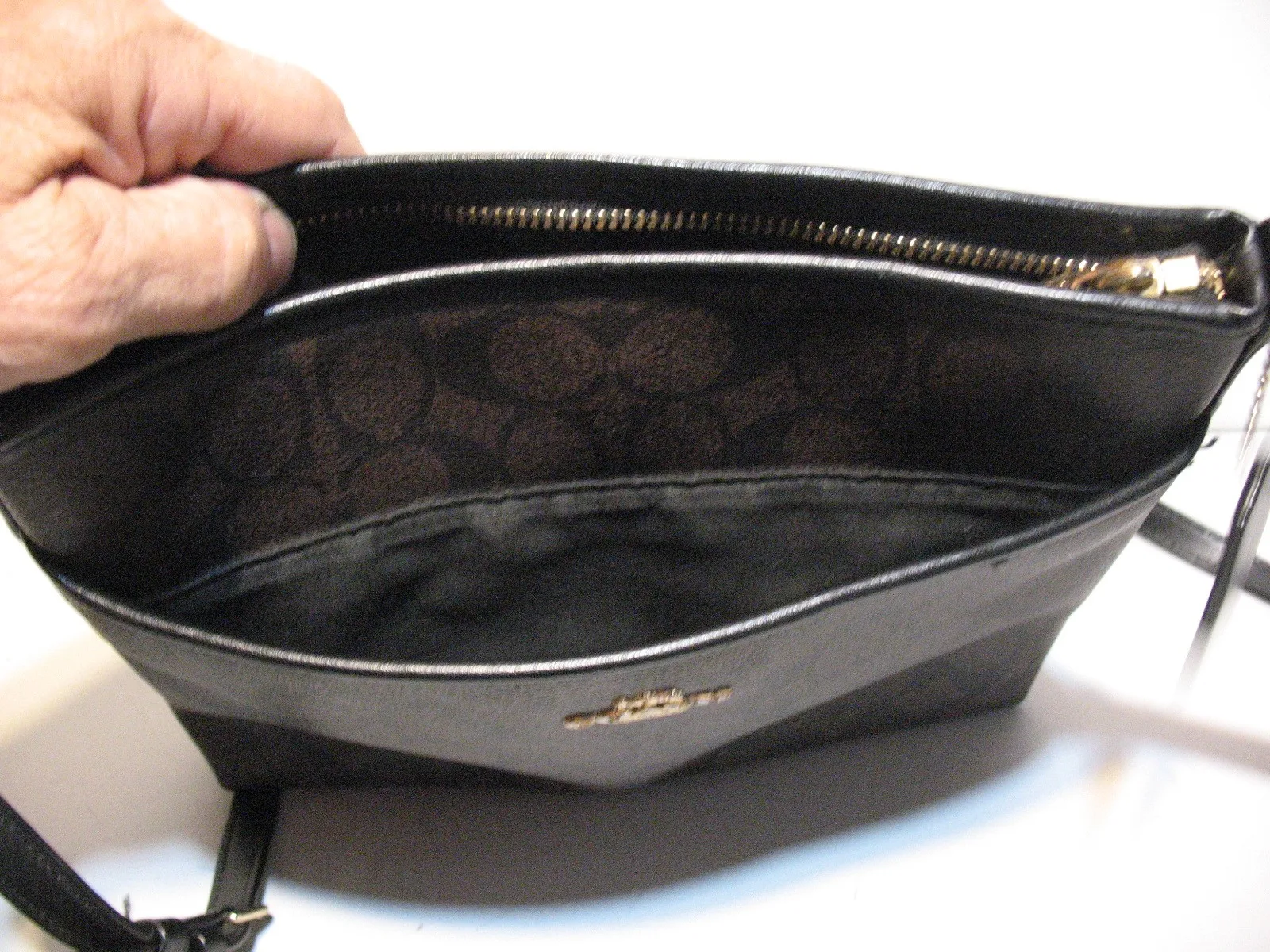 COACH Crossbody Shoulder Bag/Purse, LIKE NEW image indicator(8)
