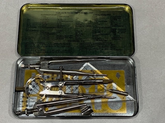 Geometry Set - Great Condition - Includes Box - photo 2