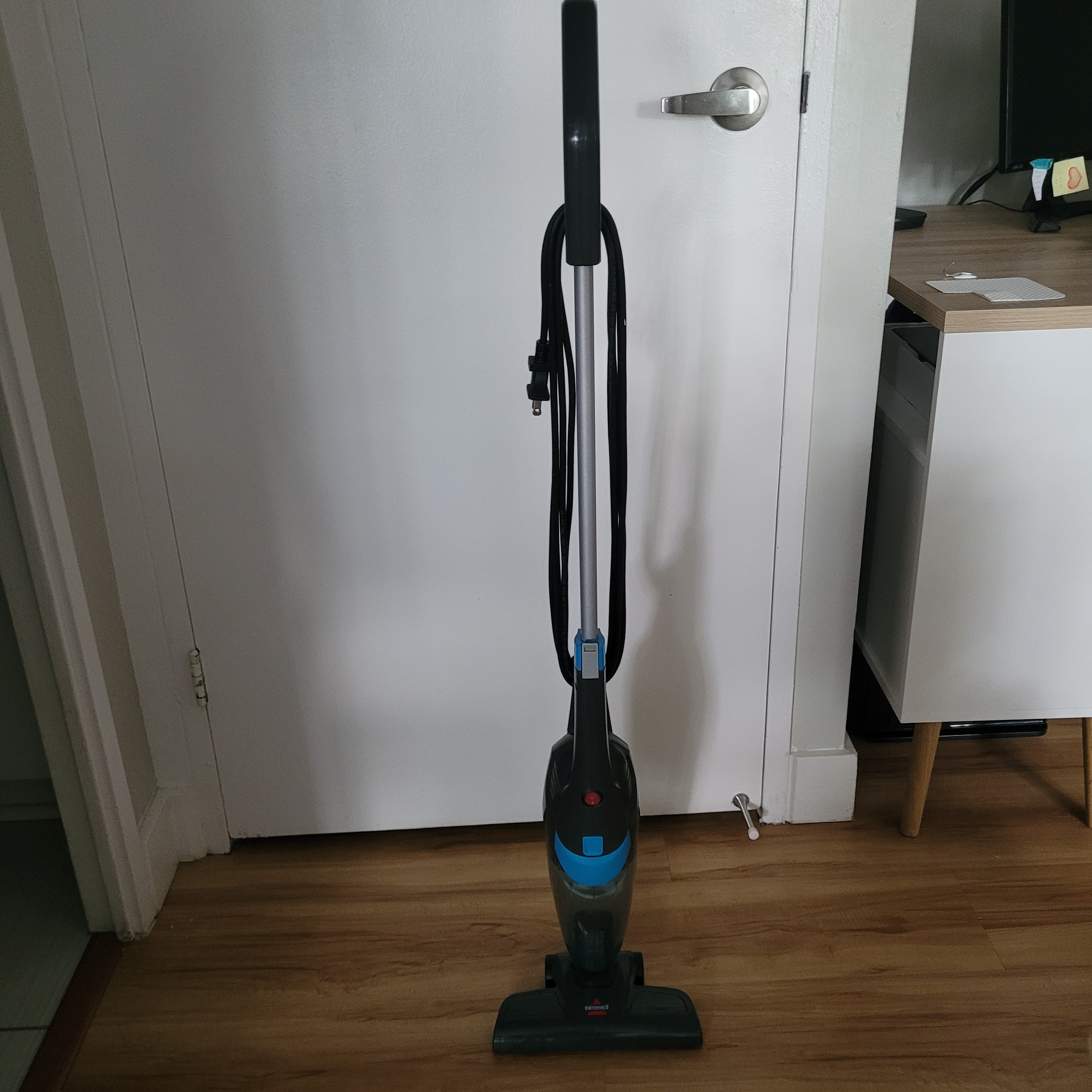 Bissell 3-in-1 Vacuum + 5 NEW Filters – Great Condition! 🧹✨