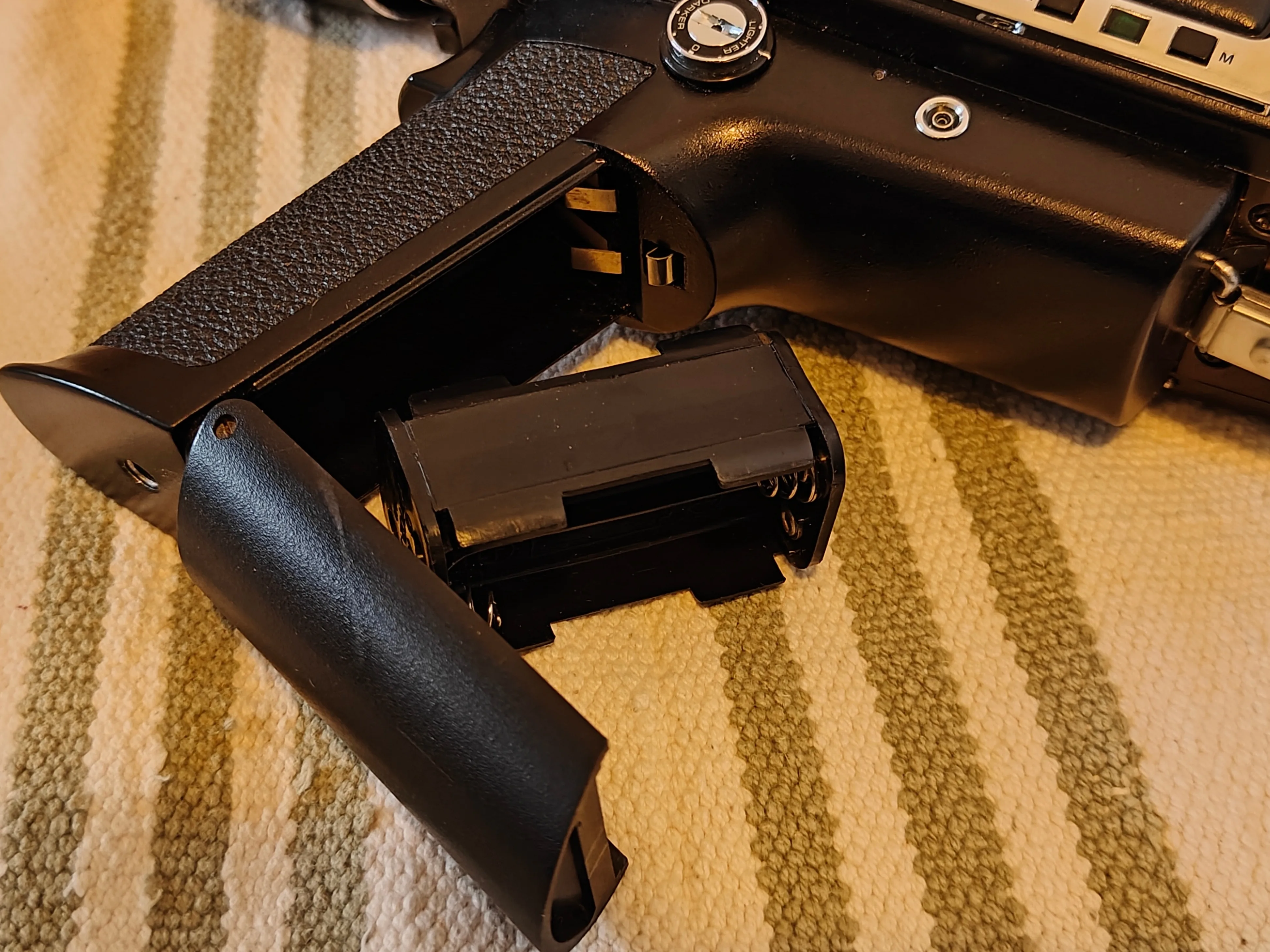 GAF ST/1002 Super 8 Vintage Movie Camera & Light & Lens Hood image indicator(9)