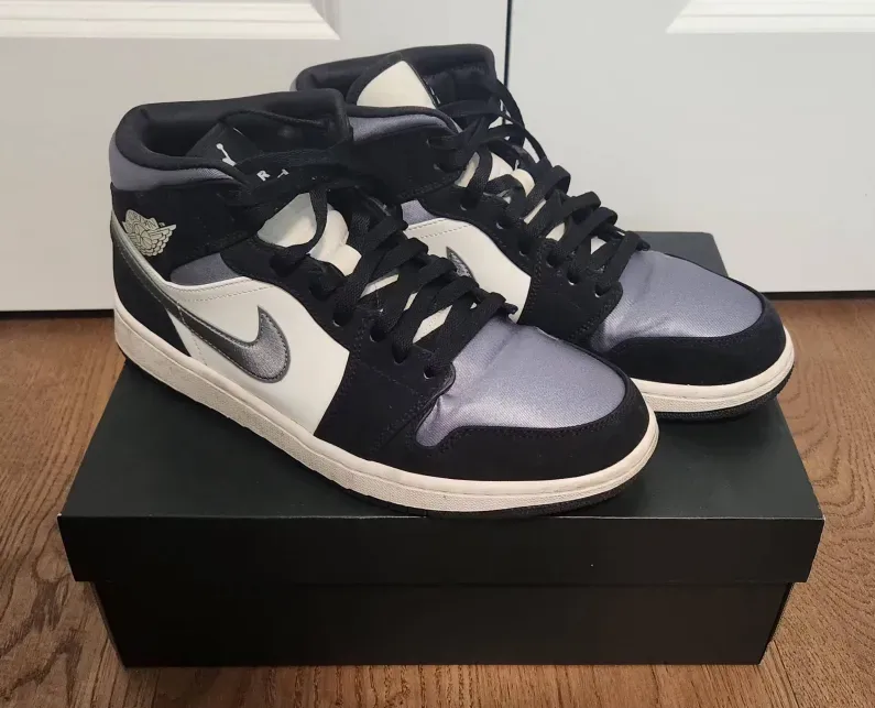 Air Jordan 1 Mid SE Satin Smoke Grey Toe [US SIZE 10] - photo 2