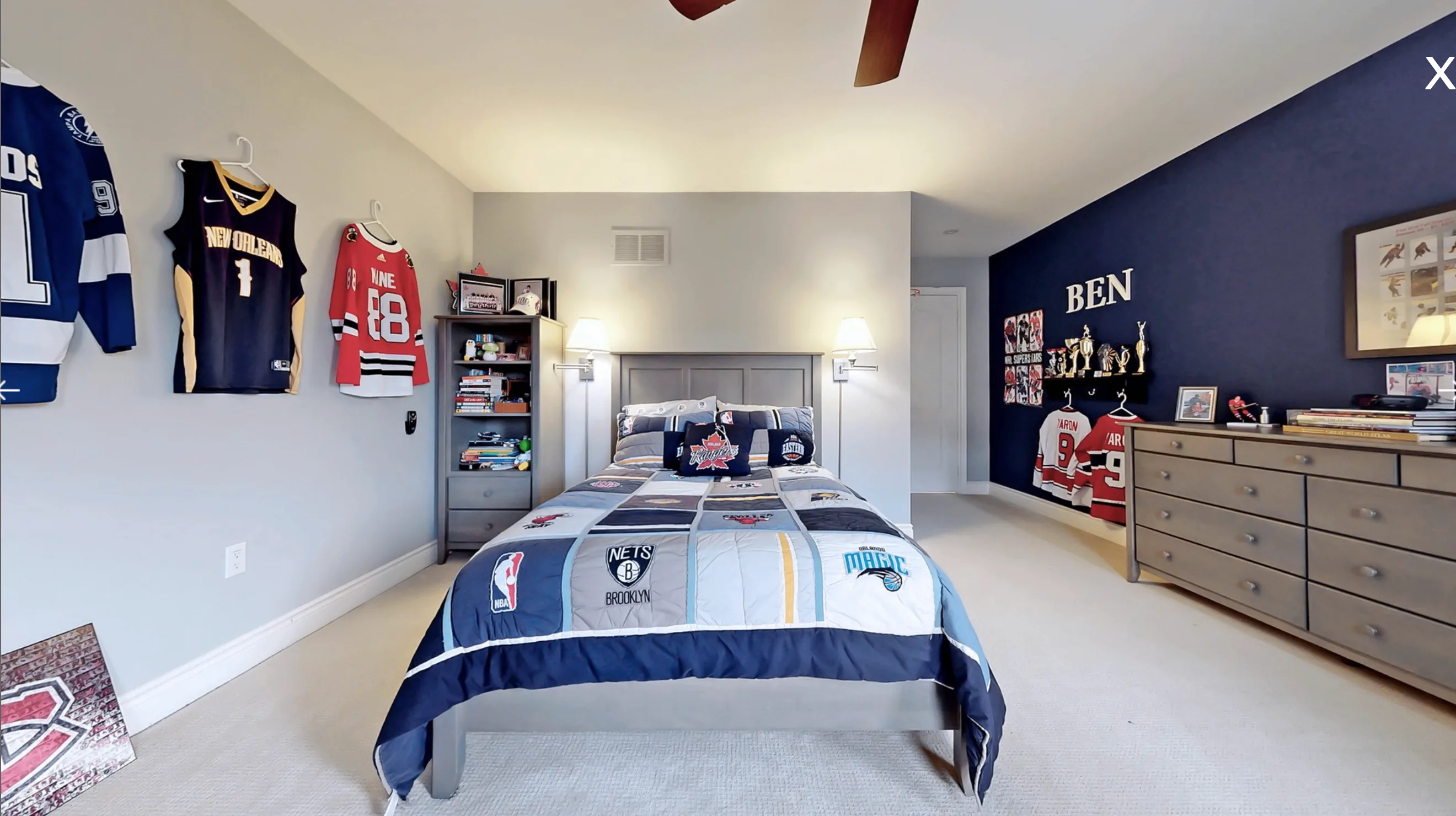 Solid Wood Bedroom Set image indicator(3)