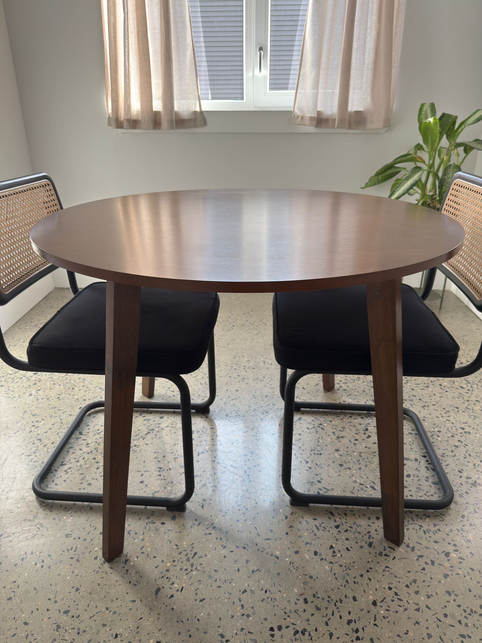 Wooden round dining table 39”