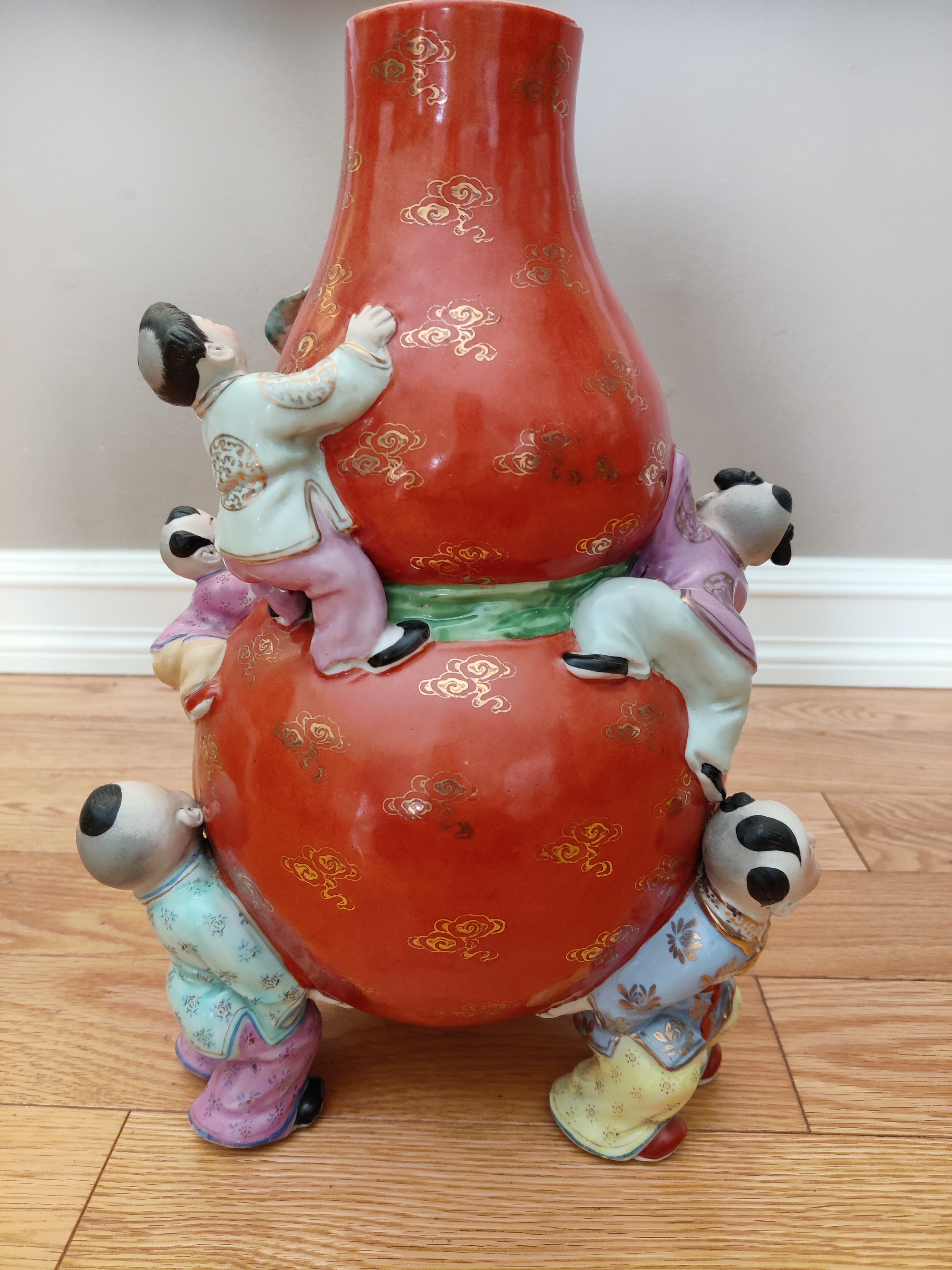 Chinese Porcelain Famille Rose 9 Children Good Fortune Art Vase - photo 4