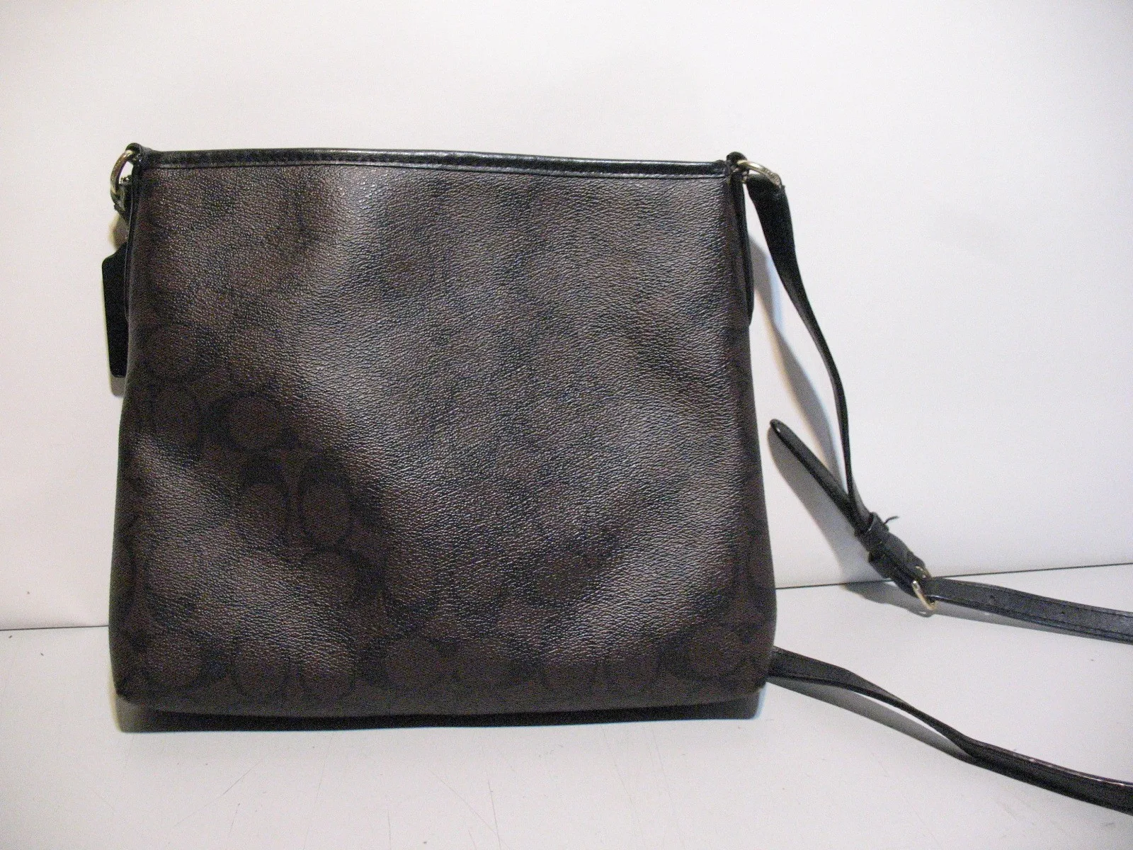 COACH Crossbody Shoulder Bag/Purse, LIKE NEW image indicator(9)