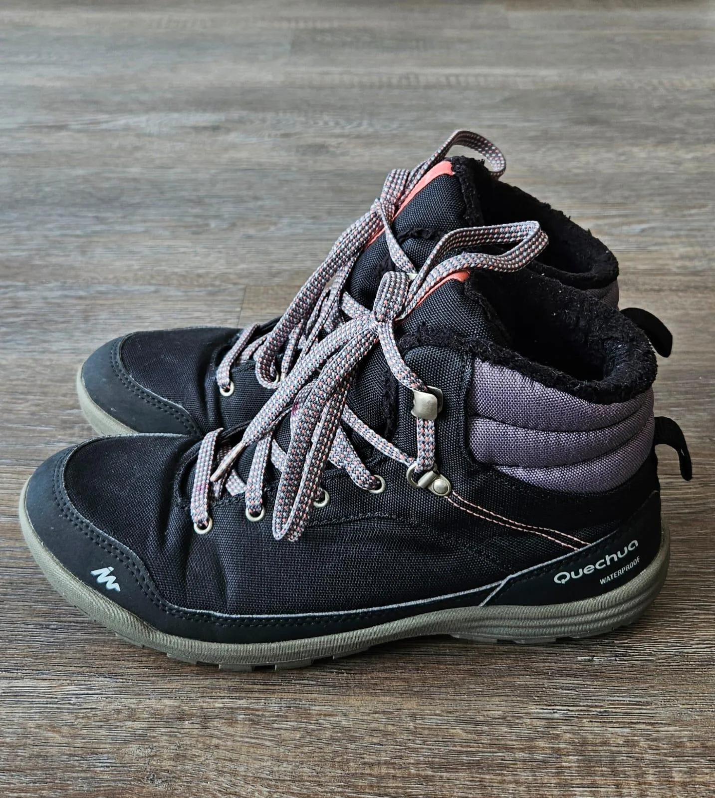 Winter Boots for Women - Size 6 (USA) thumbnail