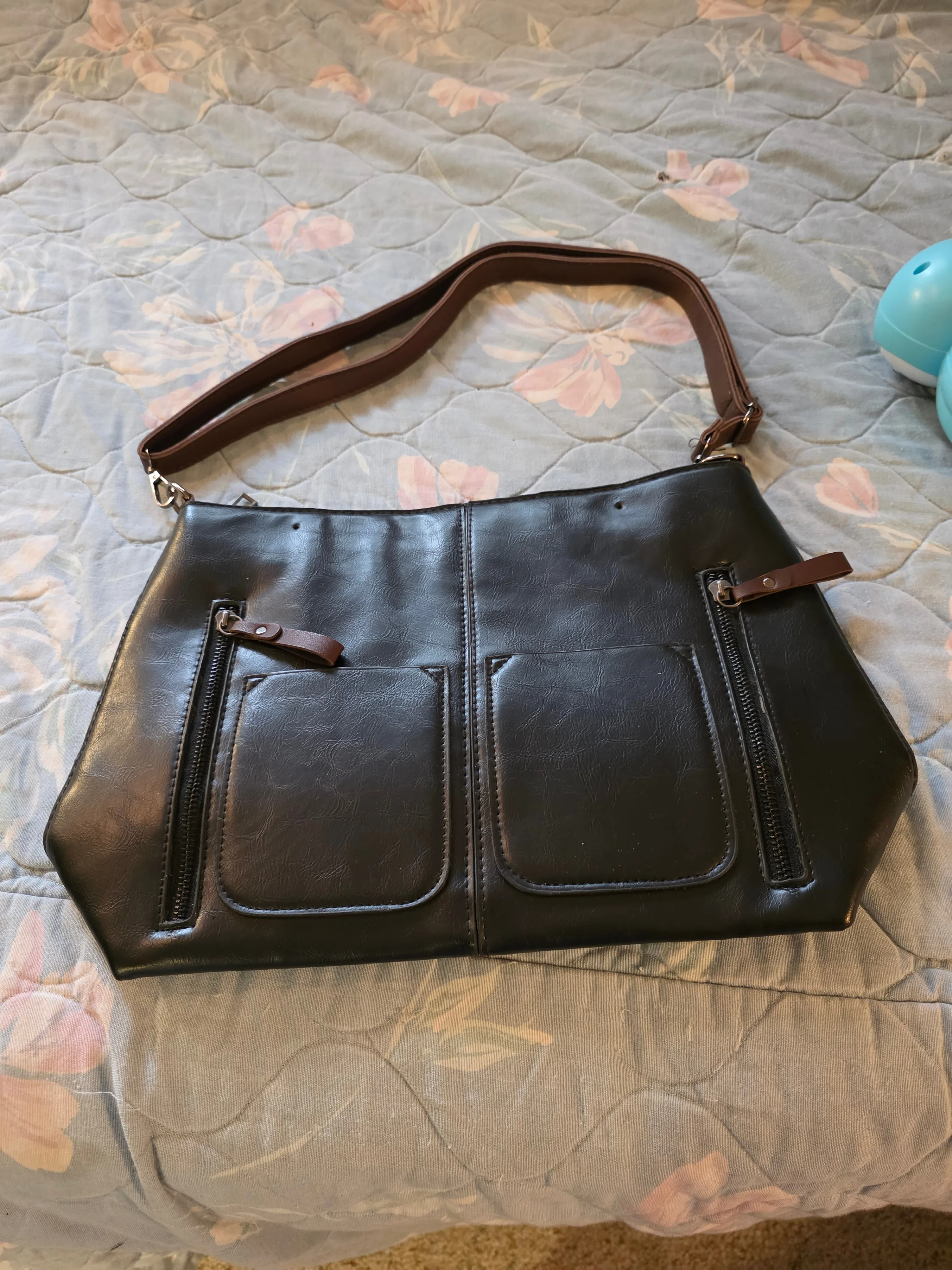 Black and Brown Hand Bag image indicator(3)
