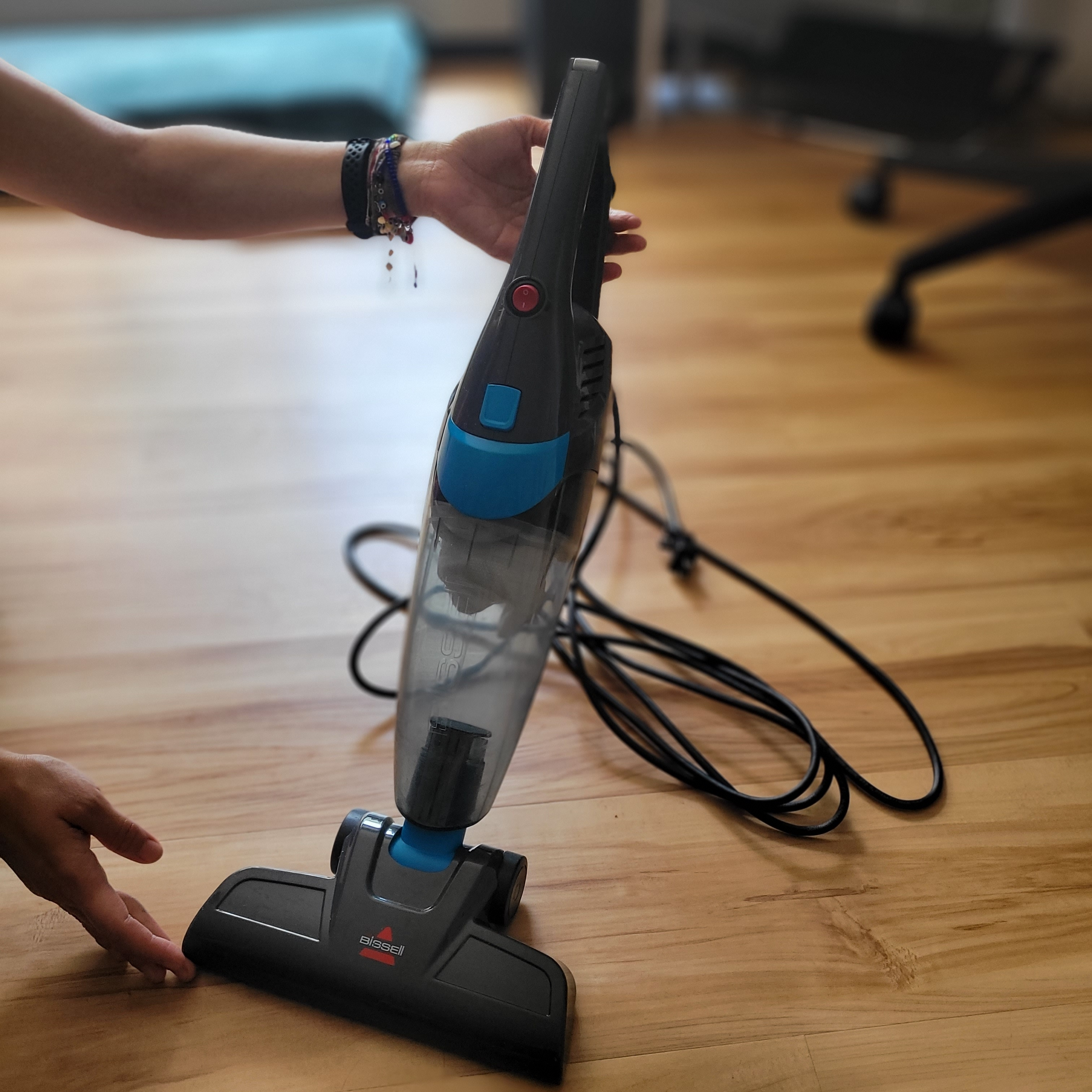 Bissell 3-in-1 Vacuum + 5 NEW Filters – Great Condition! 🧹✨ - photo 3