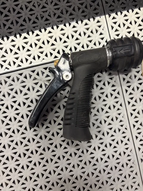 Garden Hose Nosel thumbnail