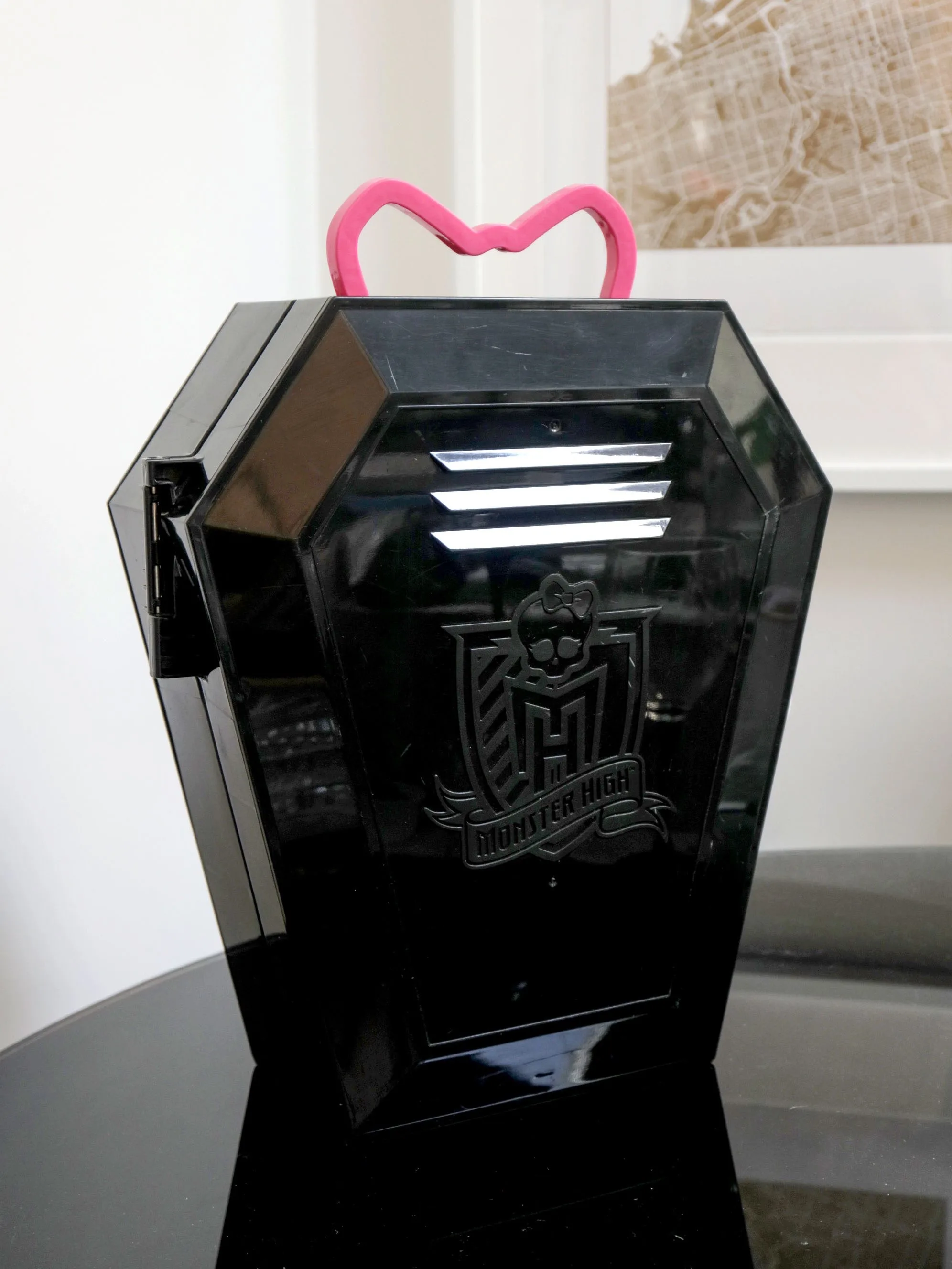 Monster High Draculaura Black Coffin Locker w/Pink Bow Handle thumbnail