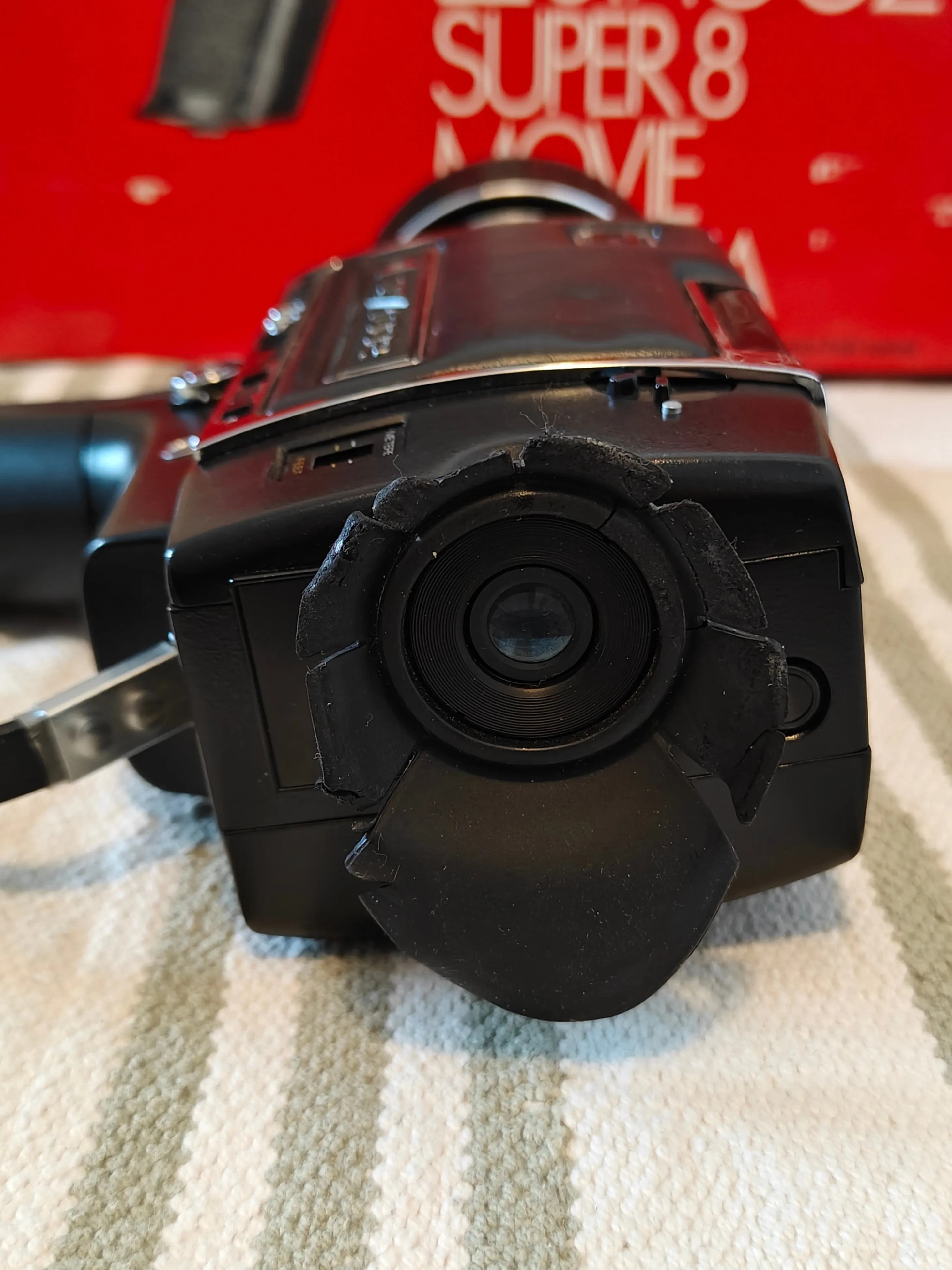 GAF ST/1002 Super 8 Vintage Movie Camera & Light & Lens Hood image indicator(6)