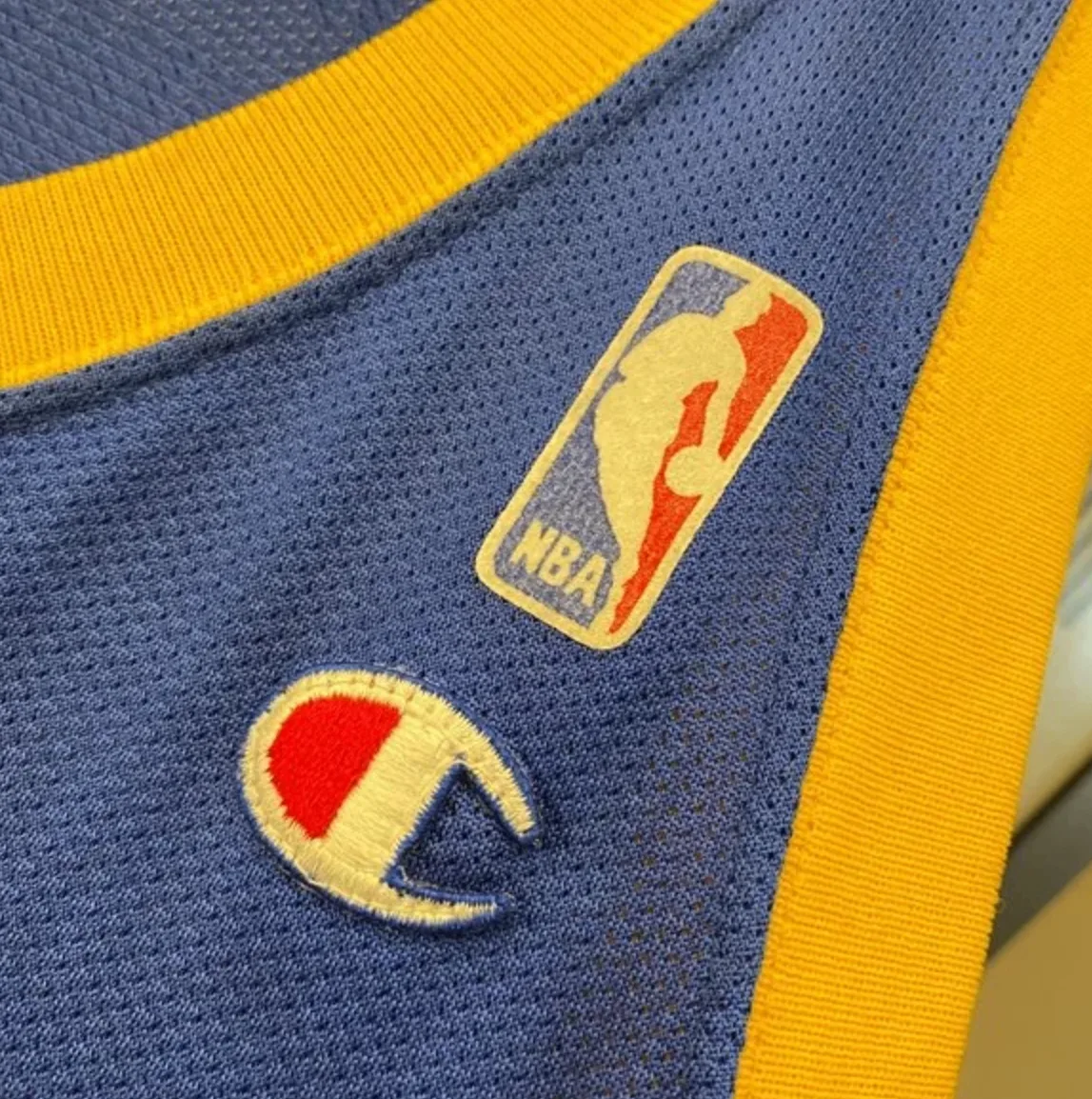 Champion - Denver Nuggets Dikembe Mutombo vintage jersey (1991) image indicator(3)