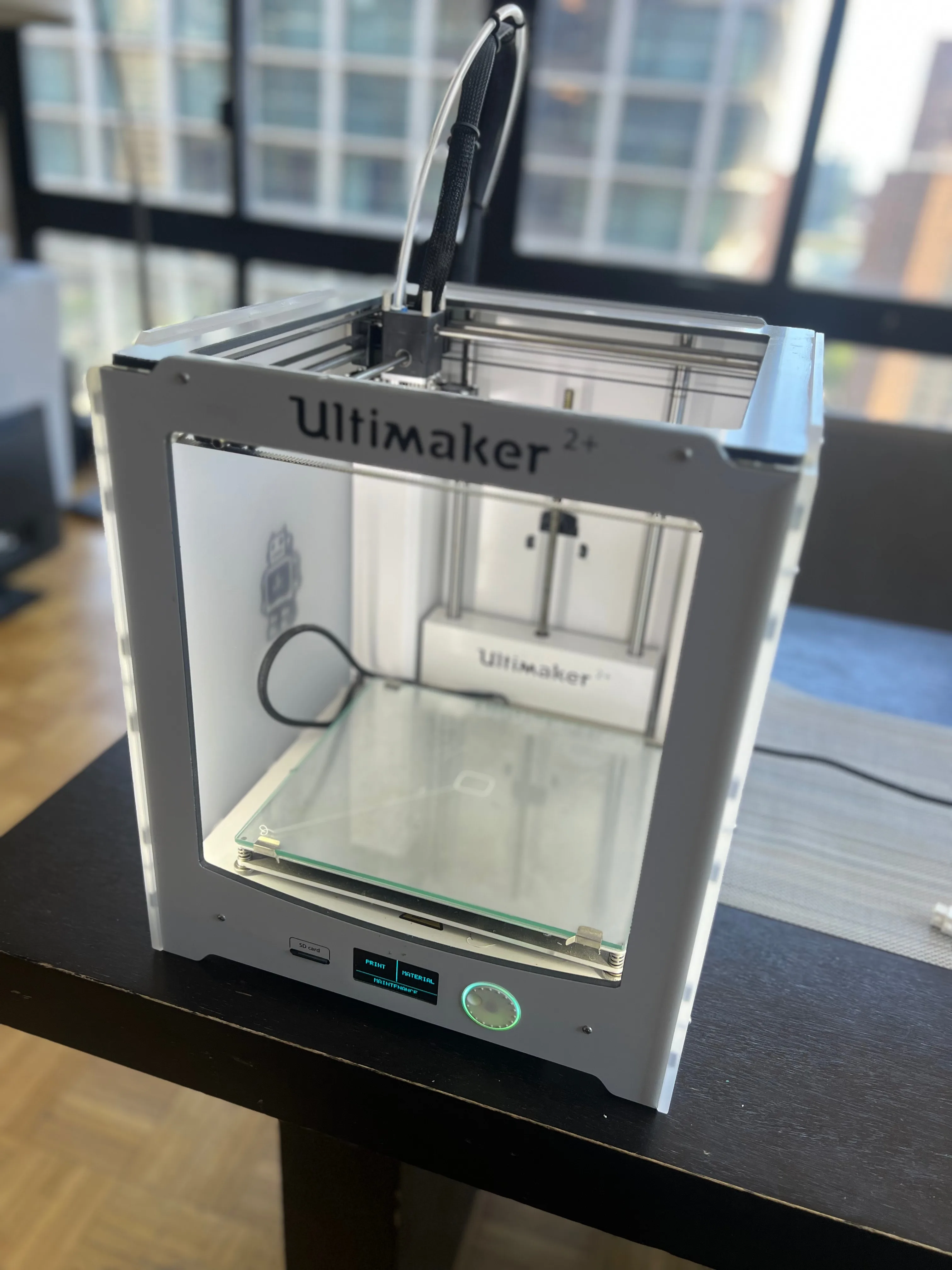 Ultimaker 2+ 3D Printer image indicator(2)