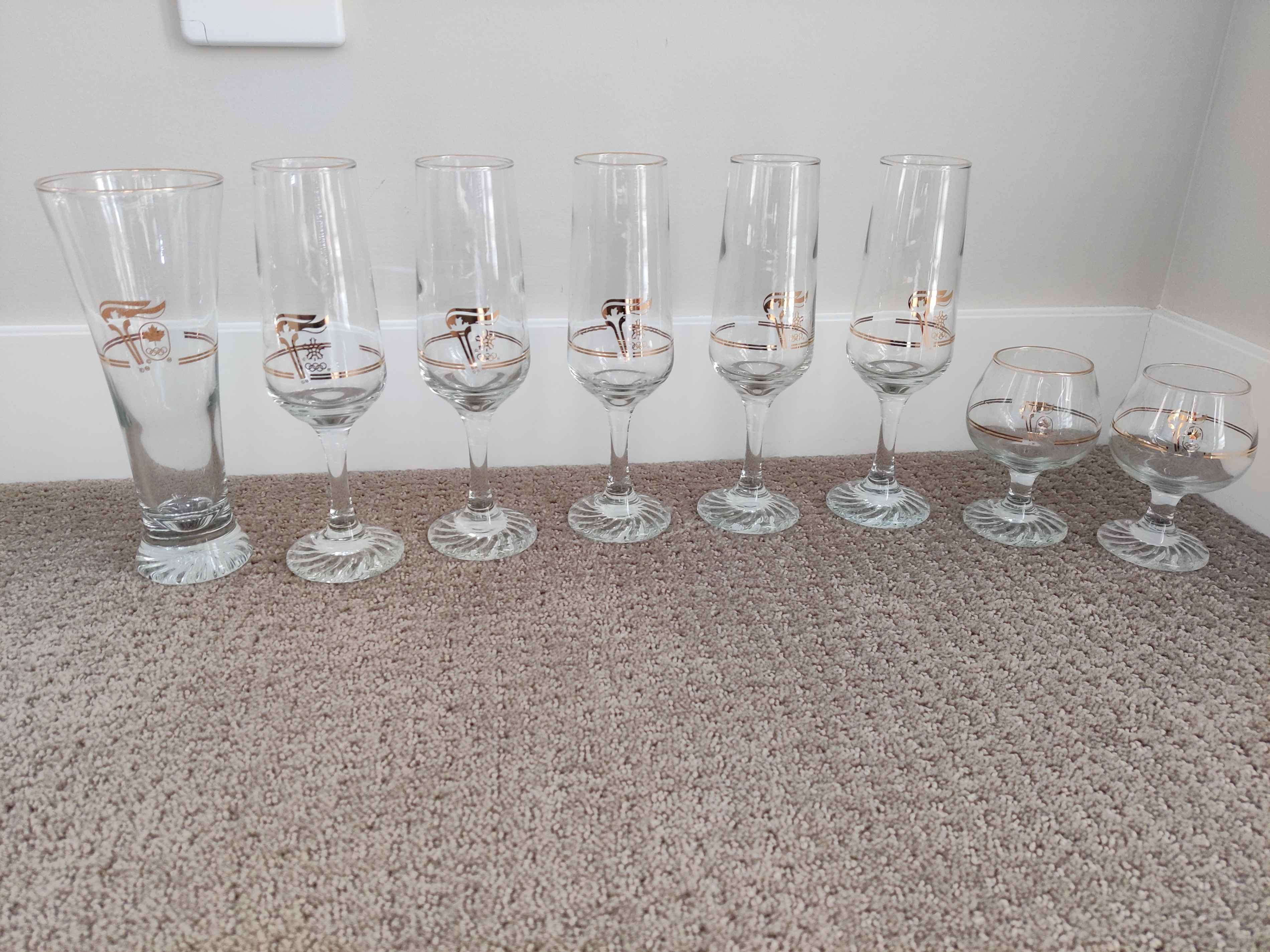 Calgary Winter Olympics 1988 Champagne Flute Sniffer 8 Glasses