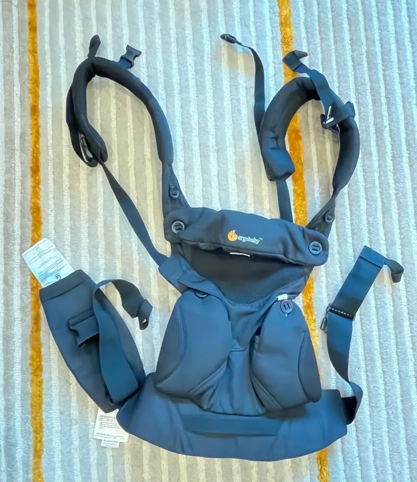 Pre-Loved Ergobaby 360 Cool Air Carrier – Onyx Black thumbnail