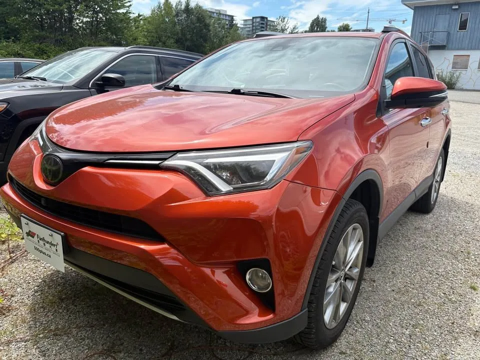 2016 Toyota RAV4 thumbnail
