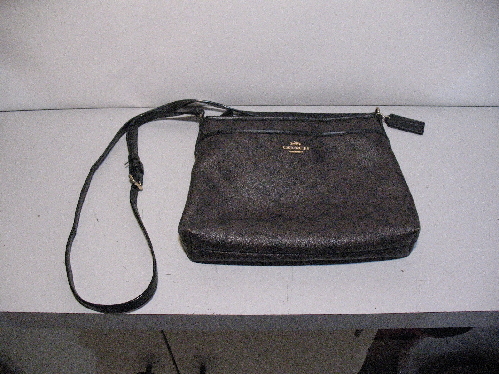 COACH Crossbody Shoulder Bag/Purse, LIKE NEW